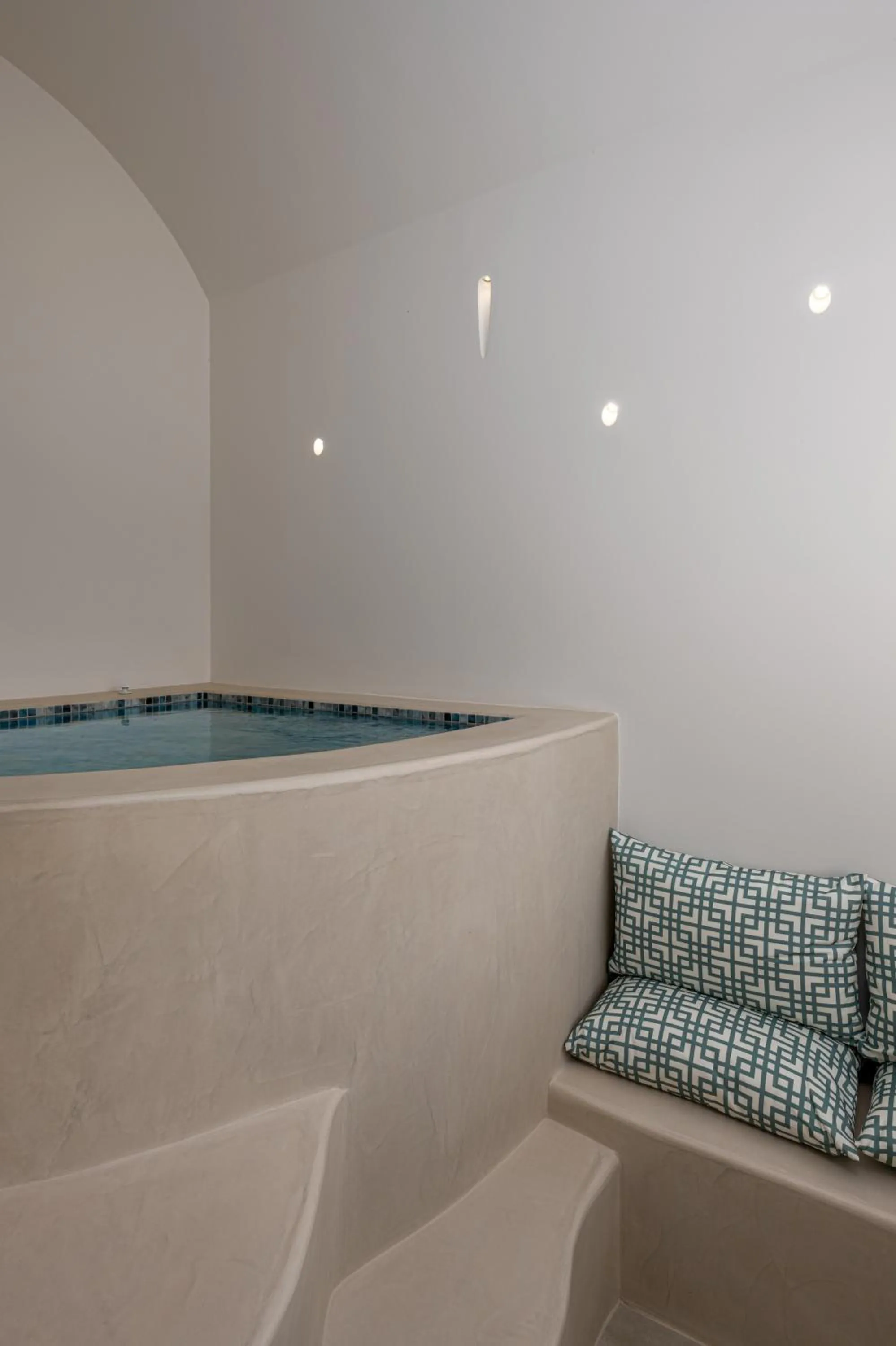 Hot Tub in Galaria Serenity Suites