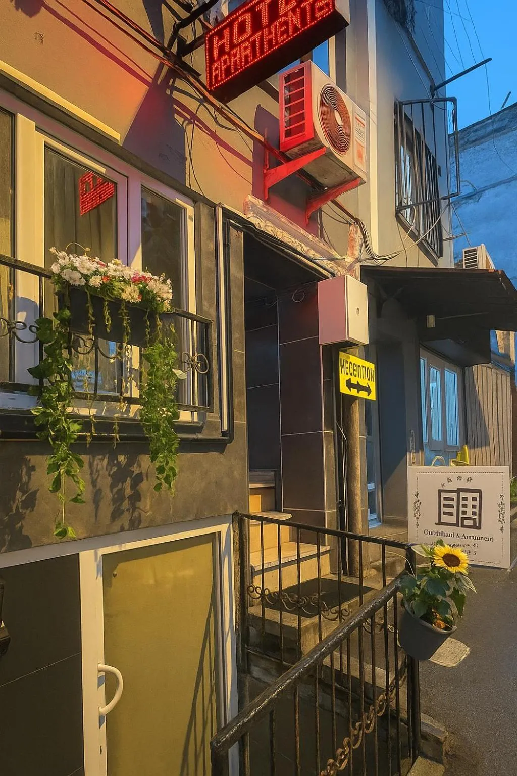 Property building in Ozer Hotel & Apartments