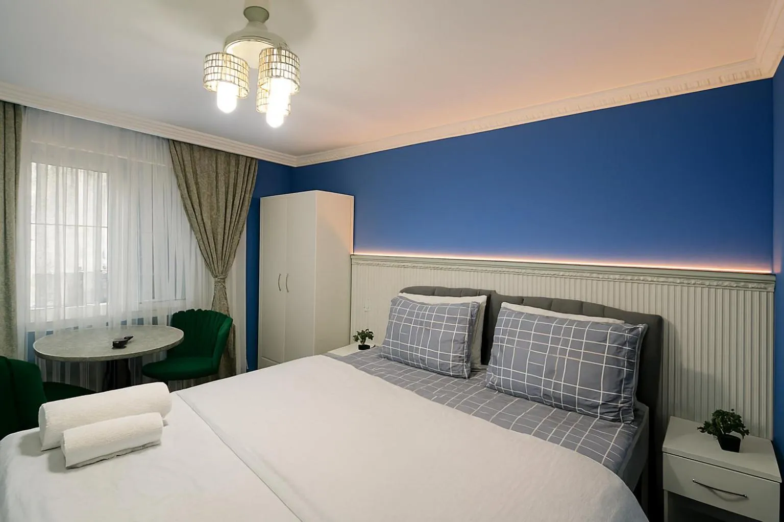 Bed in Ozer Hotel & Apartments