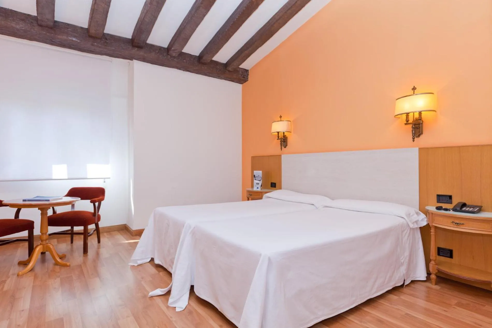 Photo of the whole room, Bed in Gran Hotel Los Angeles