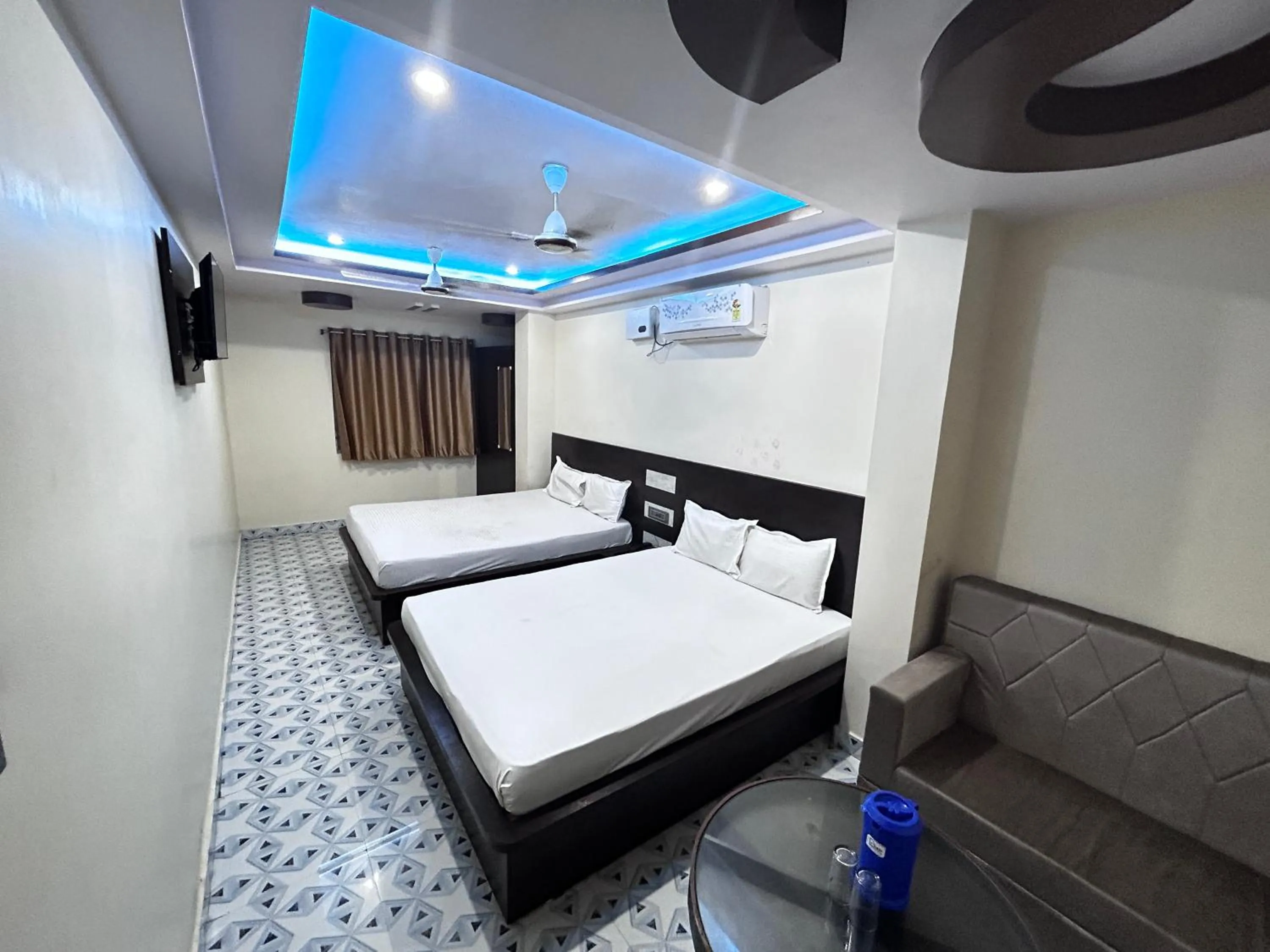 View (from property/room), Bed in SS Hotel