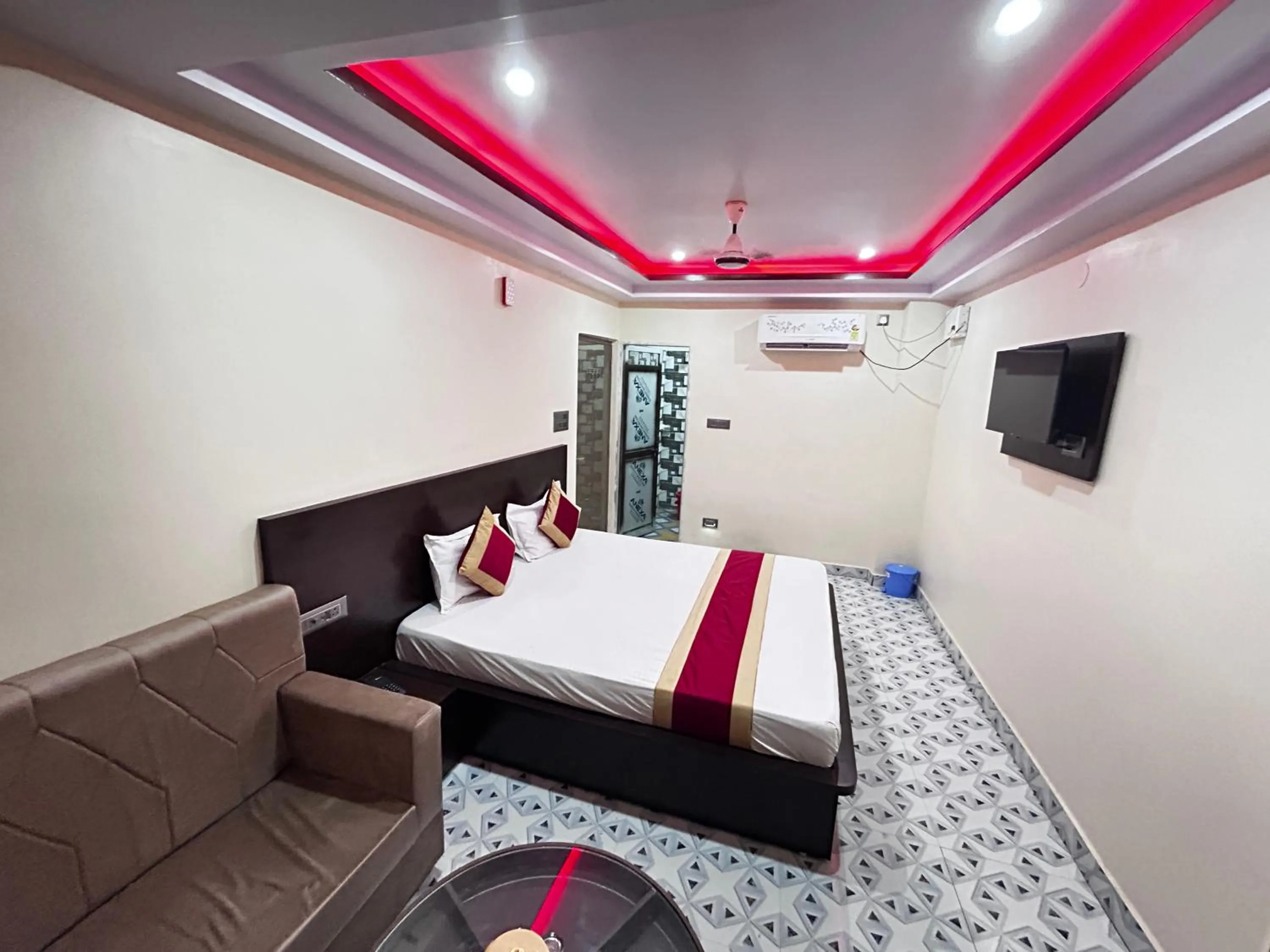 View (from property/room), Bed in SS Hotel