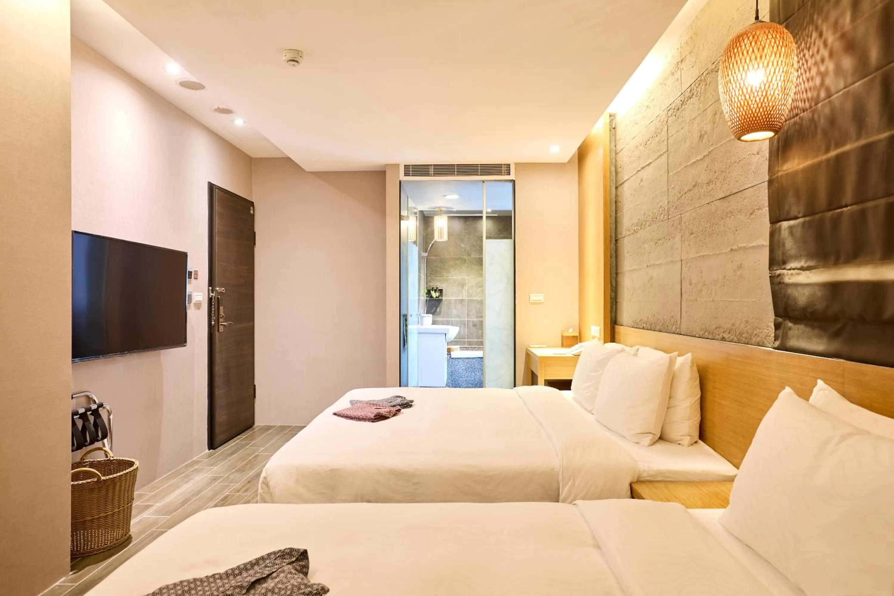 Property building, Bed in Tenlien onsen Hot Spring Hotel