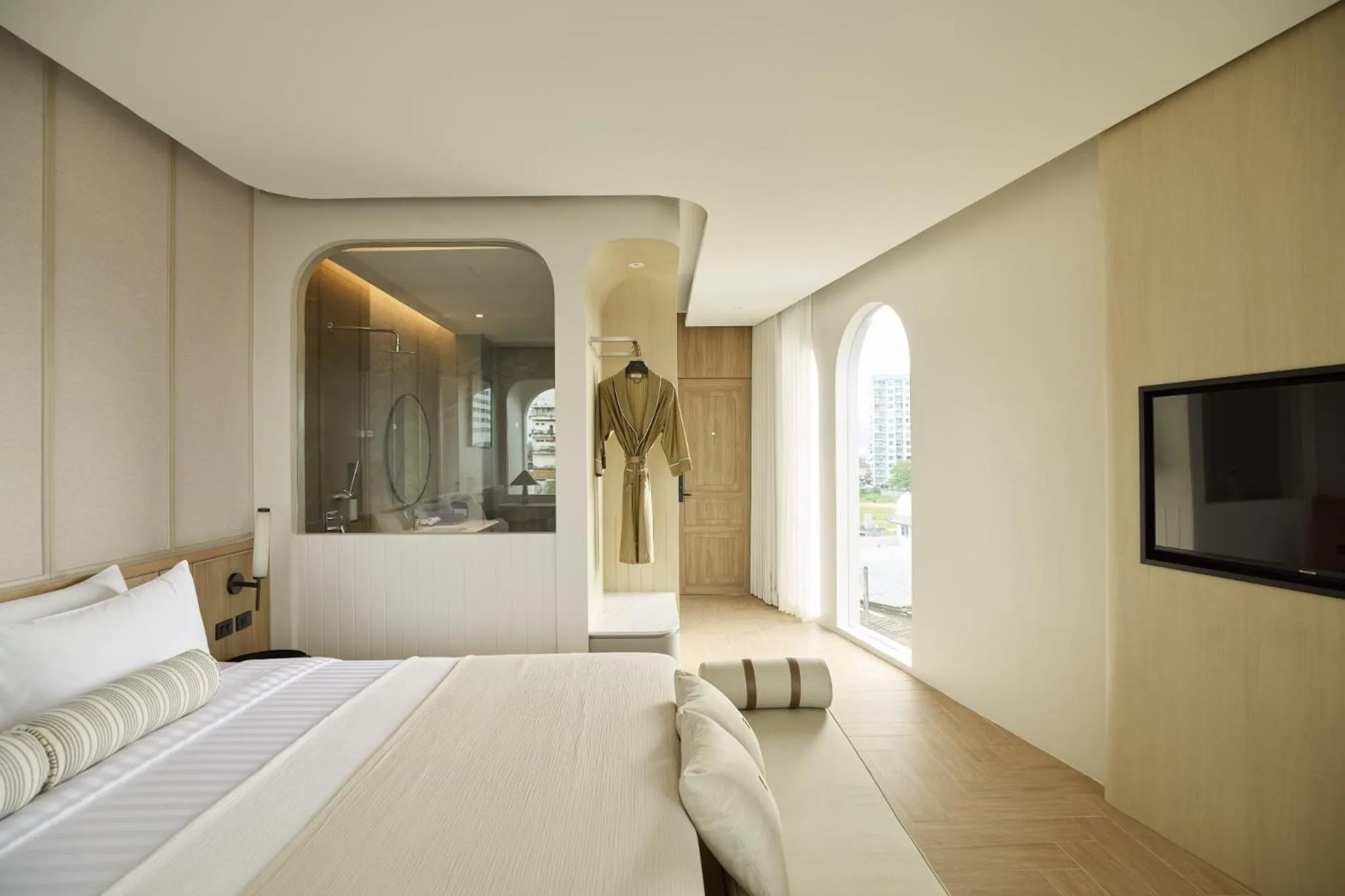 Photo of the whole room, Bed in Arco Phuket Town