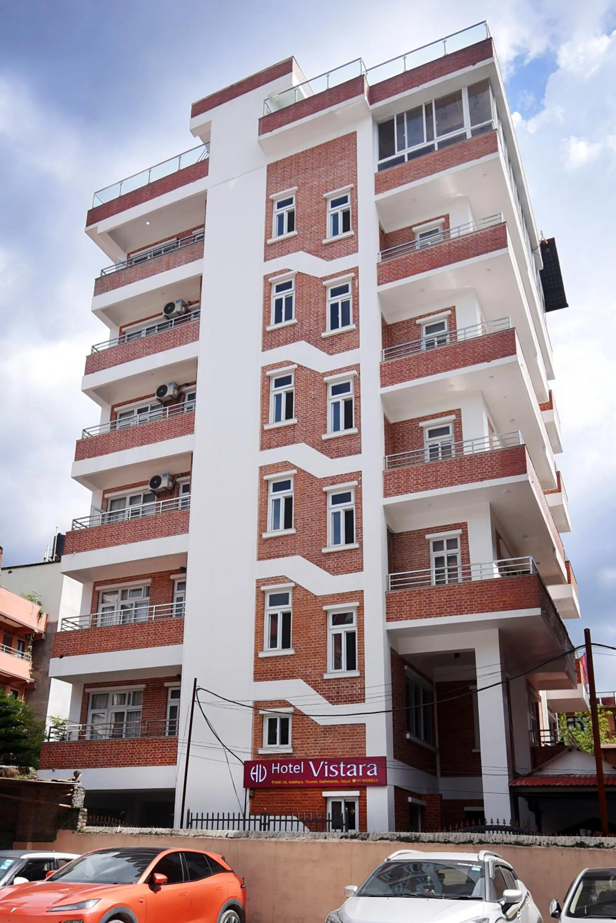 Property building in Hotel Vistara