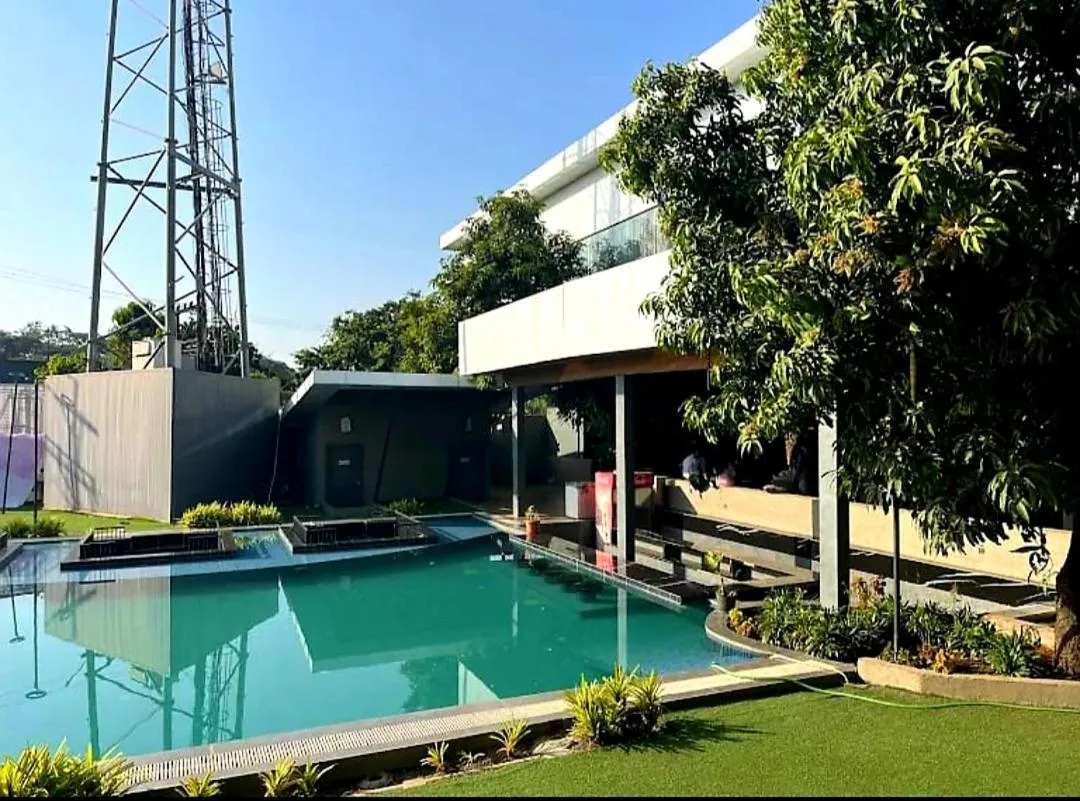 The Democracy Hotel & Resorts