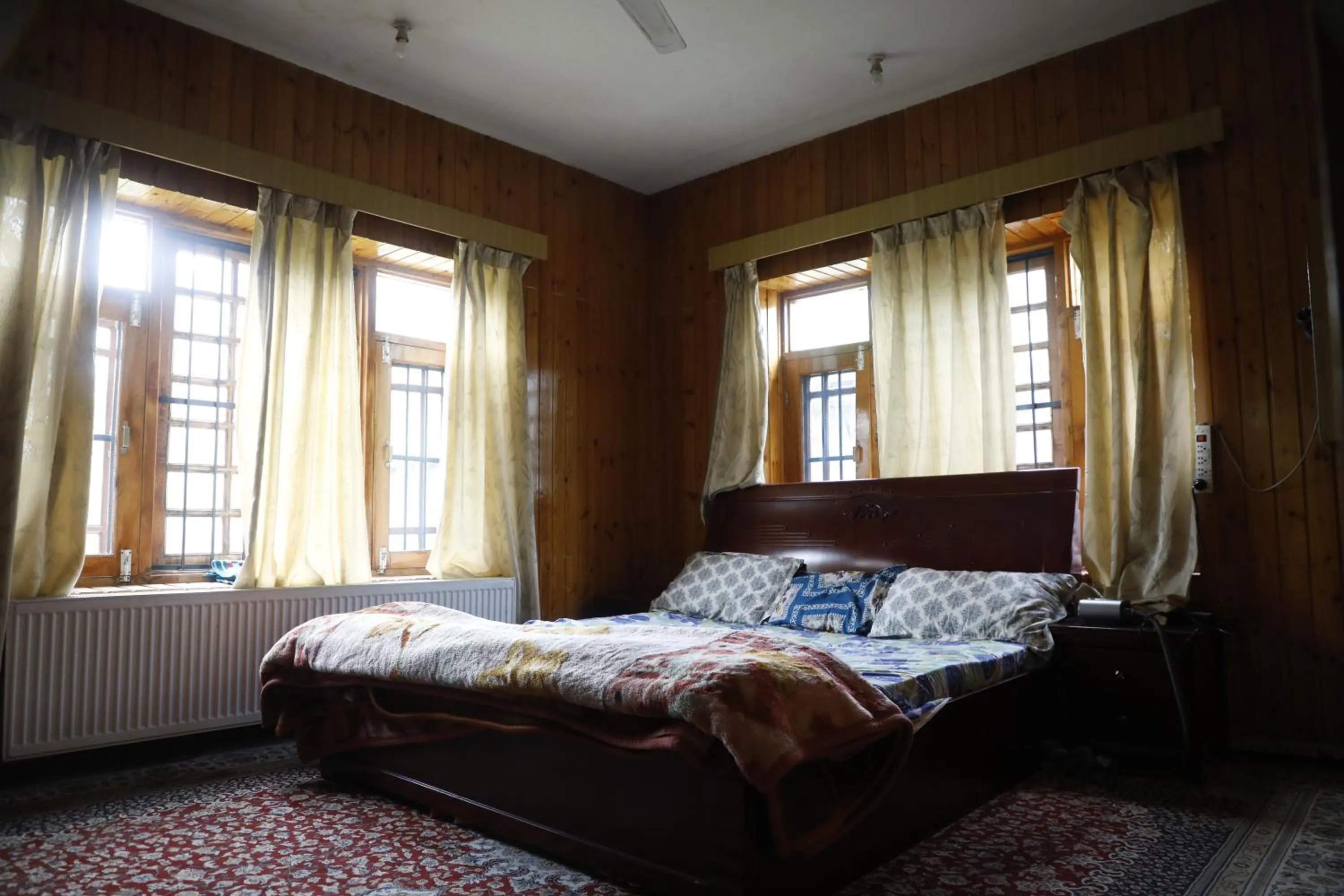 Photo of the whole room, Bed in The Bilt farmhouse