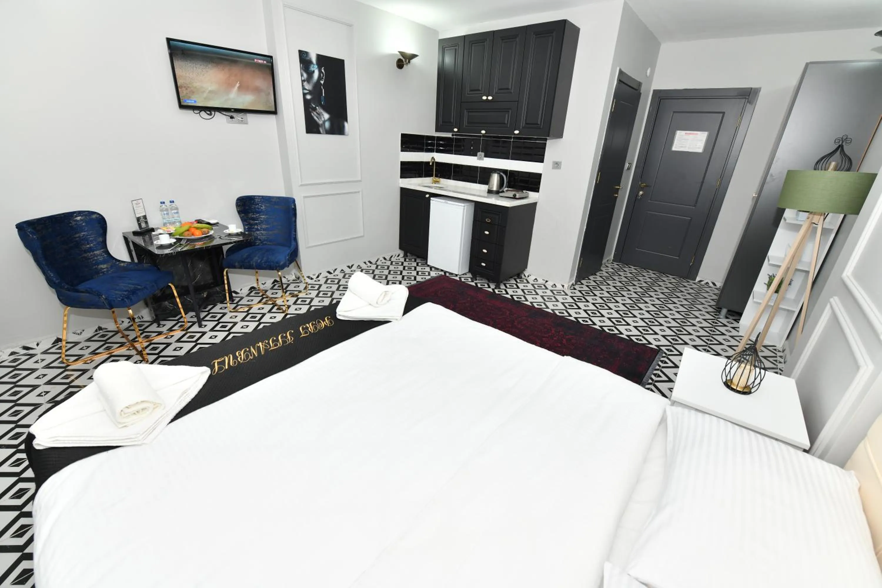 Communal lounge/ TV room, Bed in İstanbul Port Hotel
