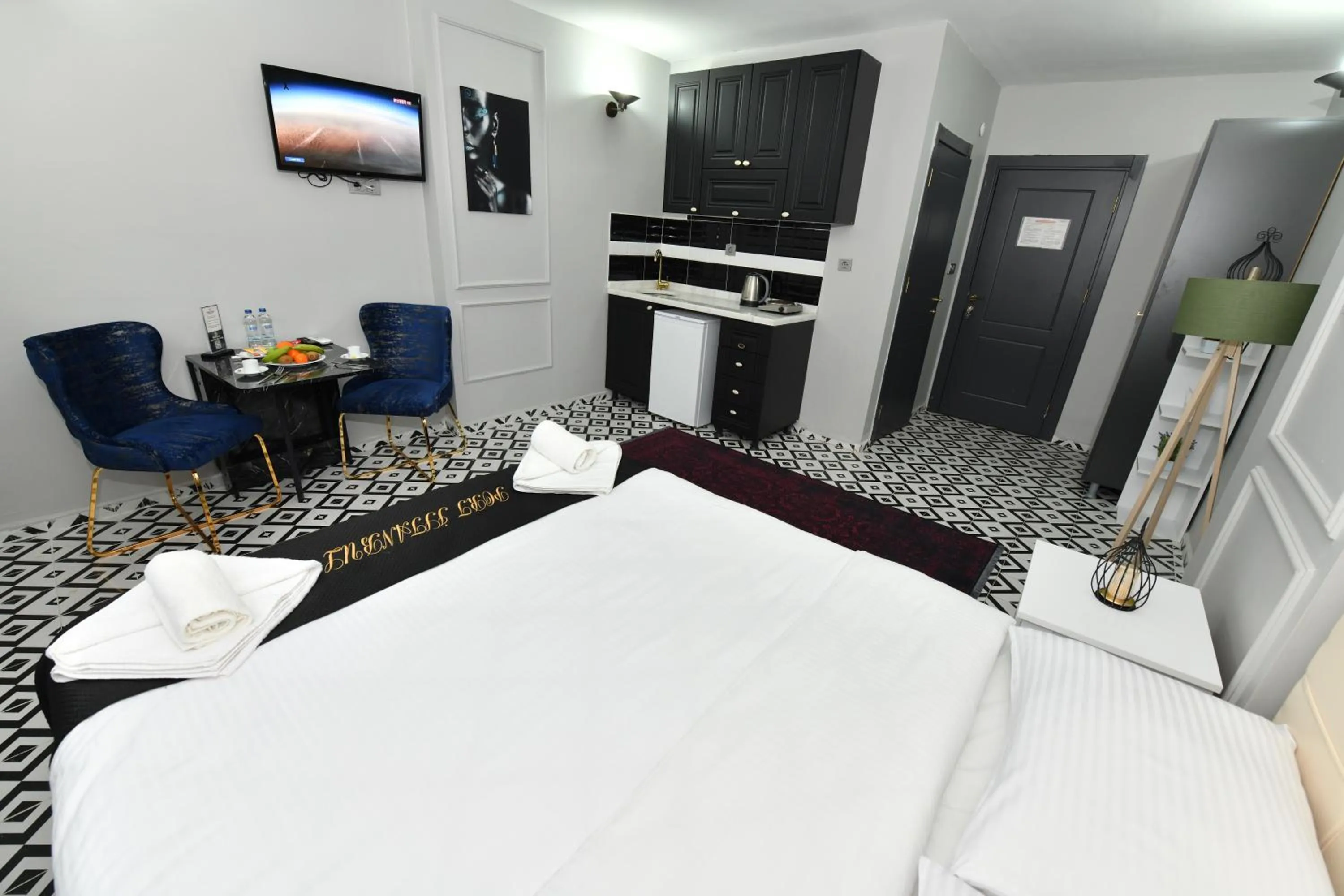 Communal lounge/ TV room, Bed in İstanbul Port Hotel