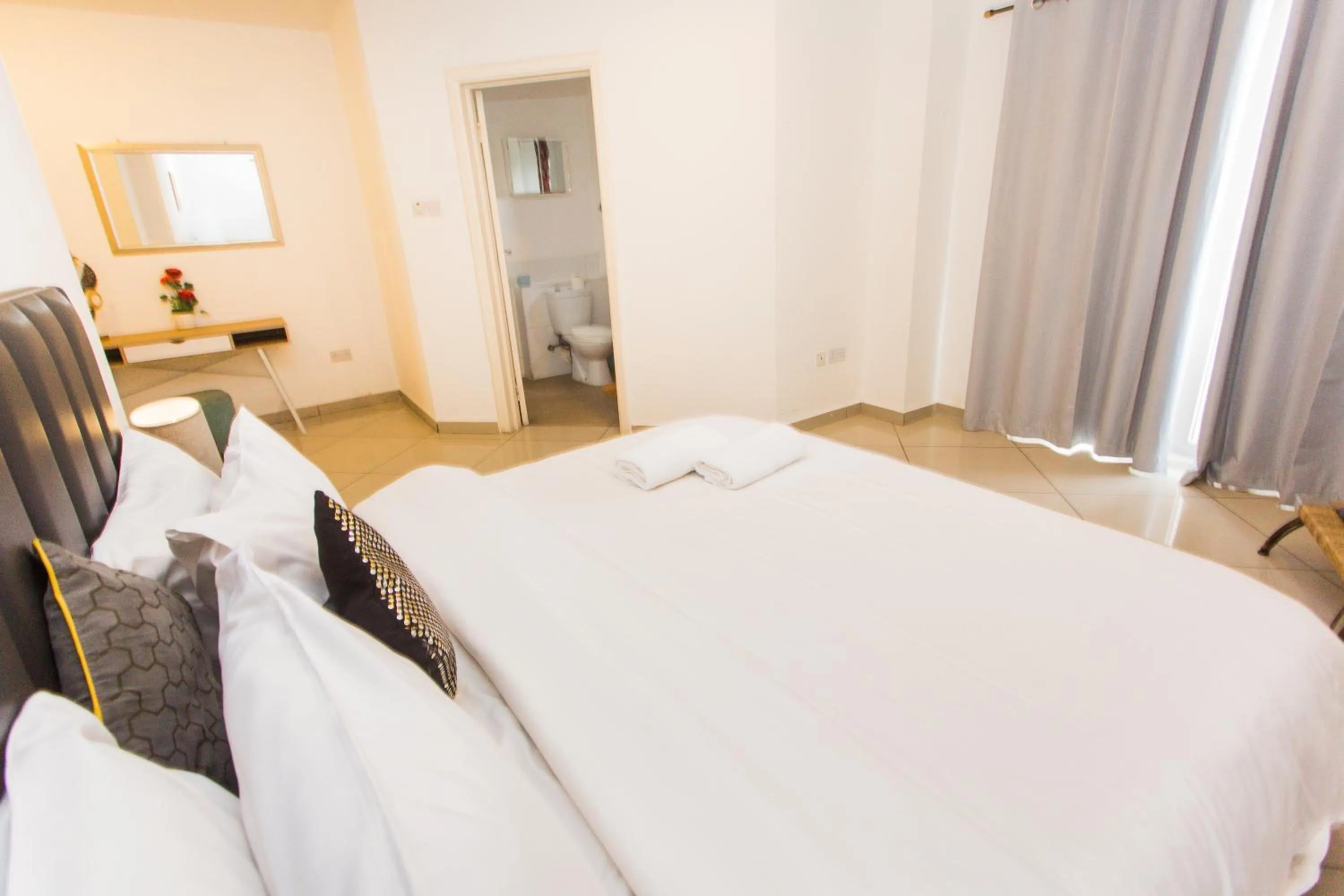 Bedroom, Bed in Accra Luxury Apartments at Clifton Place