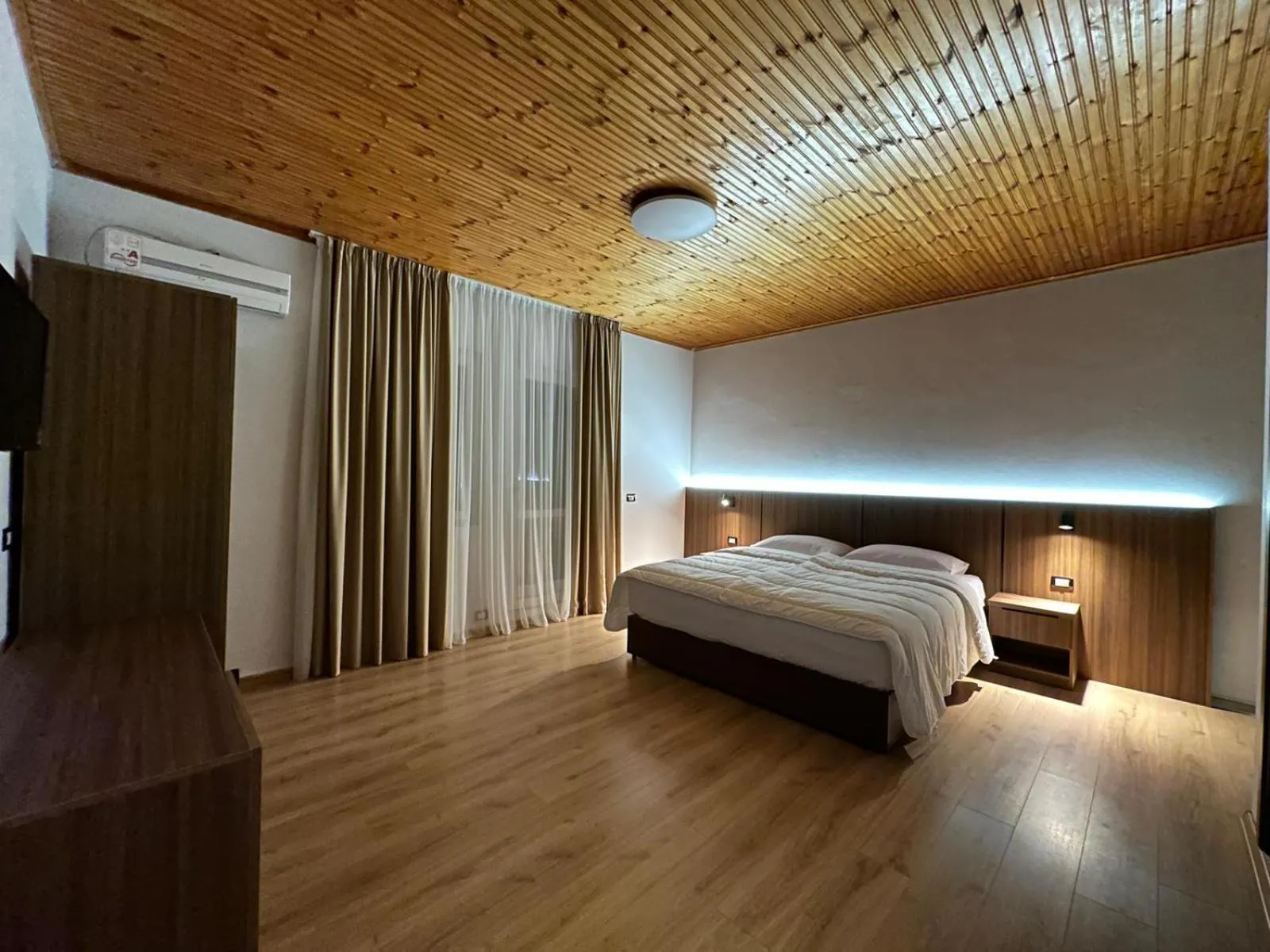 Photo of the whole room, Bed in Hotel Aleks