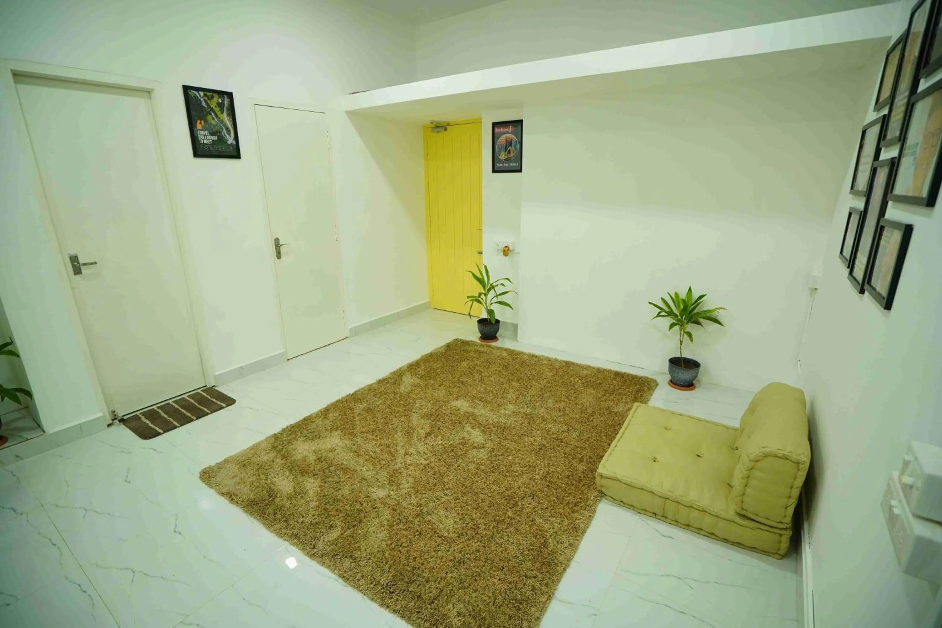 Communal lounge/ TV room in Cayzen