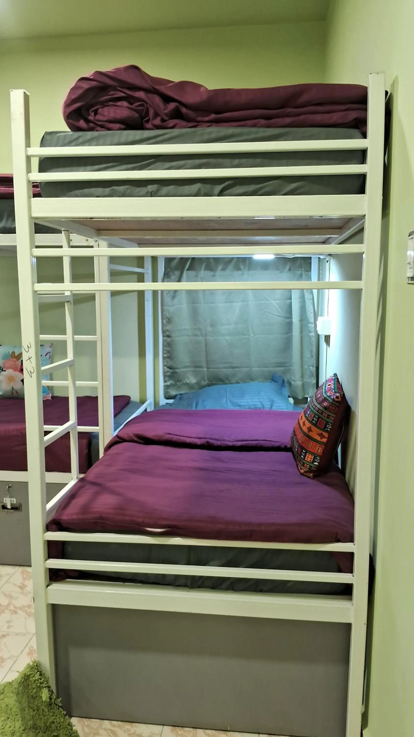 Bedroom, Bed in Cayzen