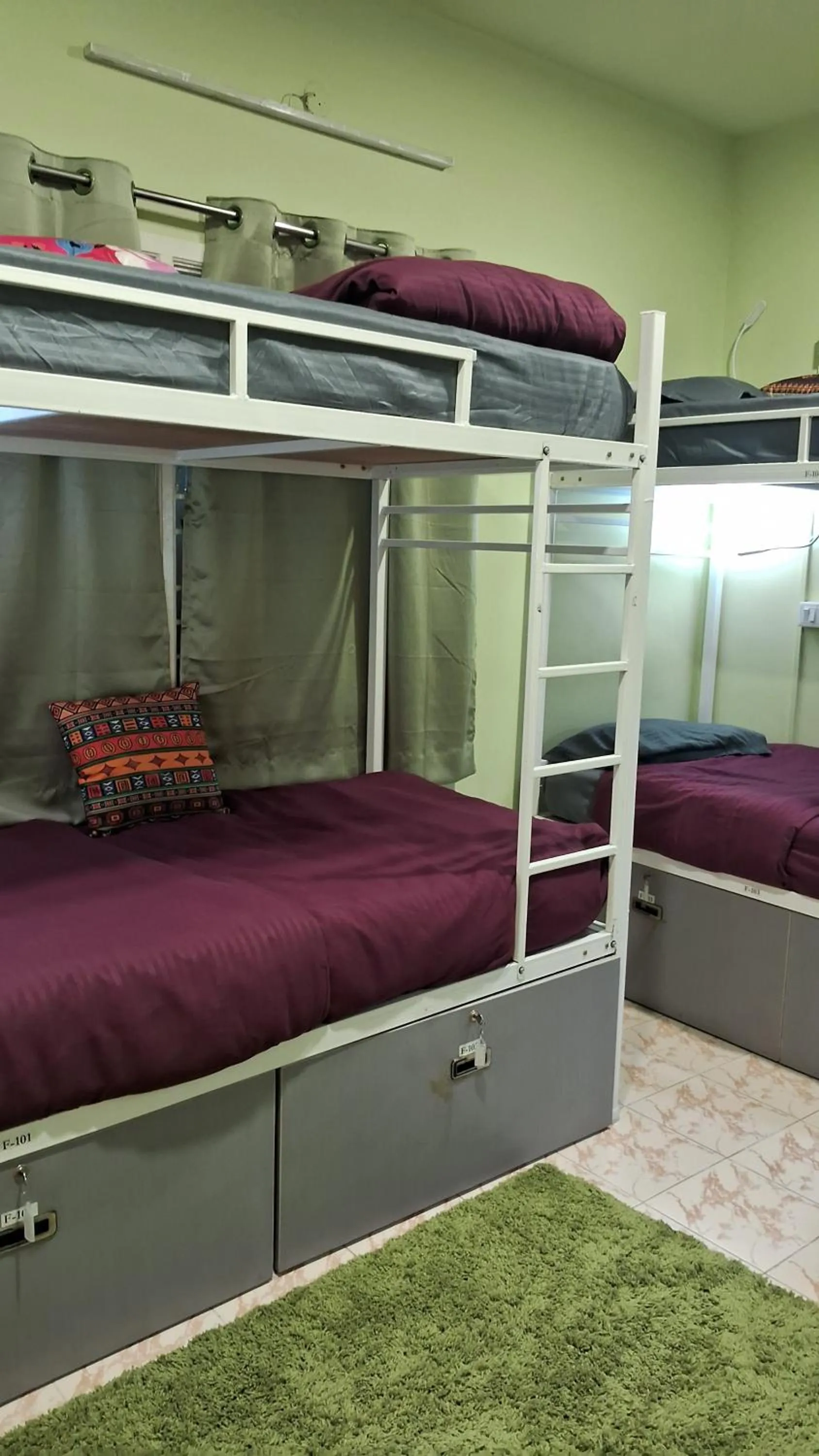 Bedroom, Bed in Cayzen