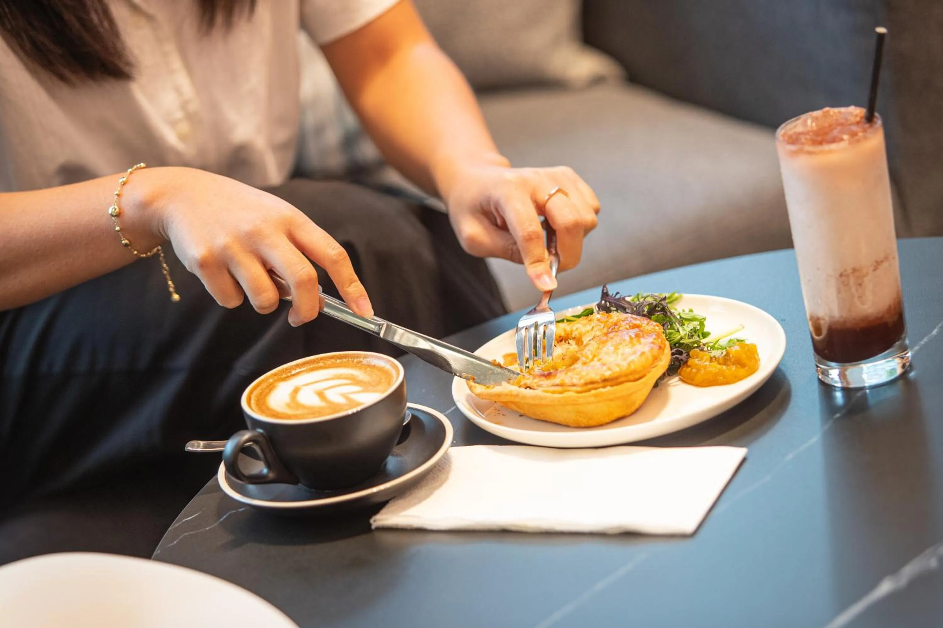 Restaurant/places to eat in Hotel Grand Chancellor Auckland