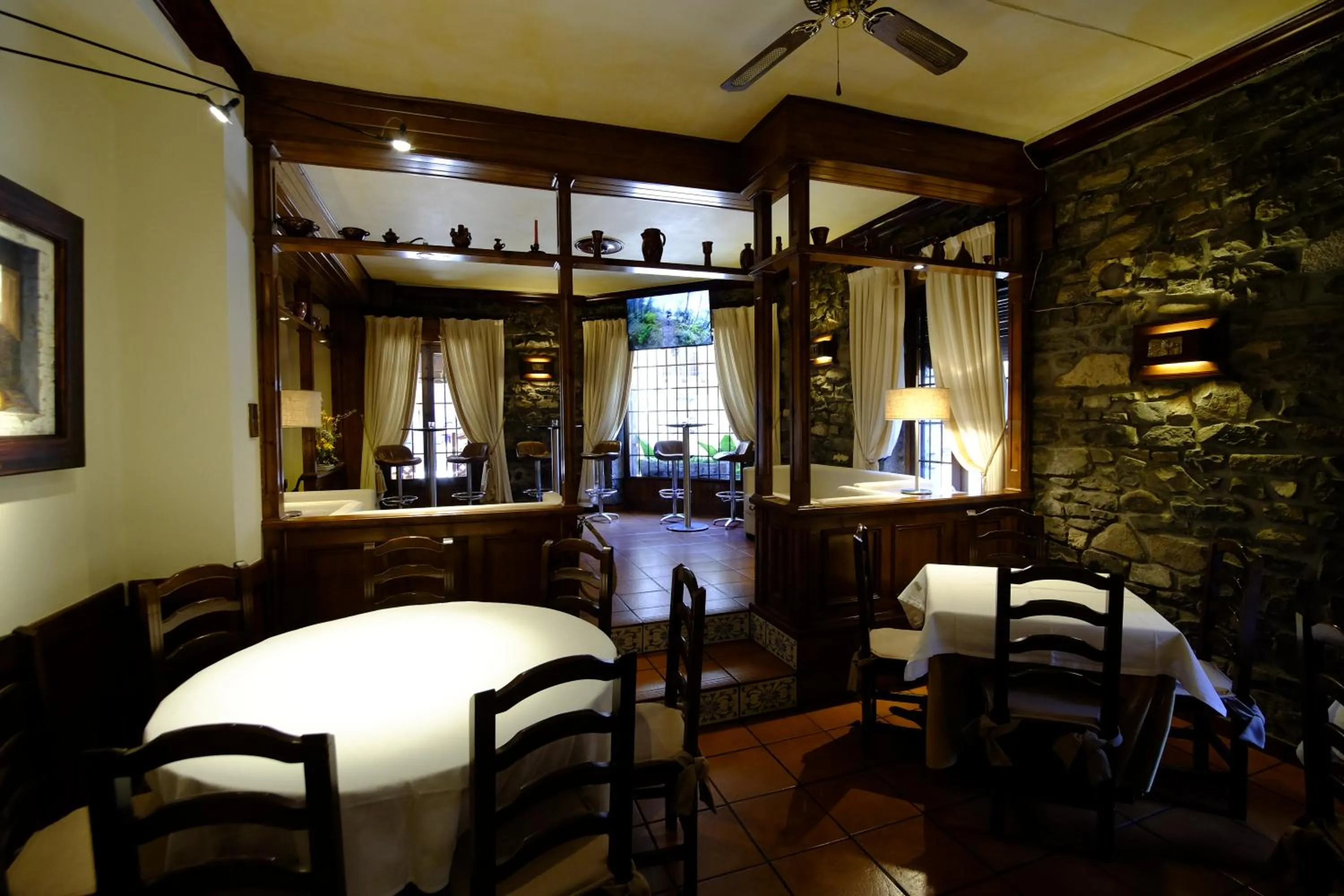 Lounge or bar in Hotel Pradas Ordesa