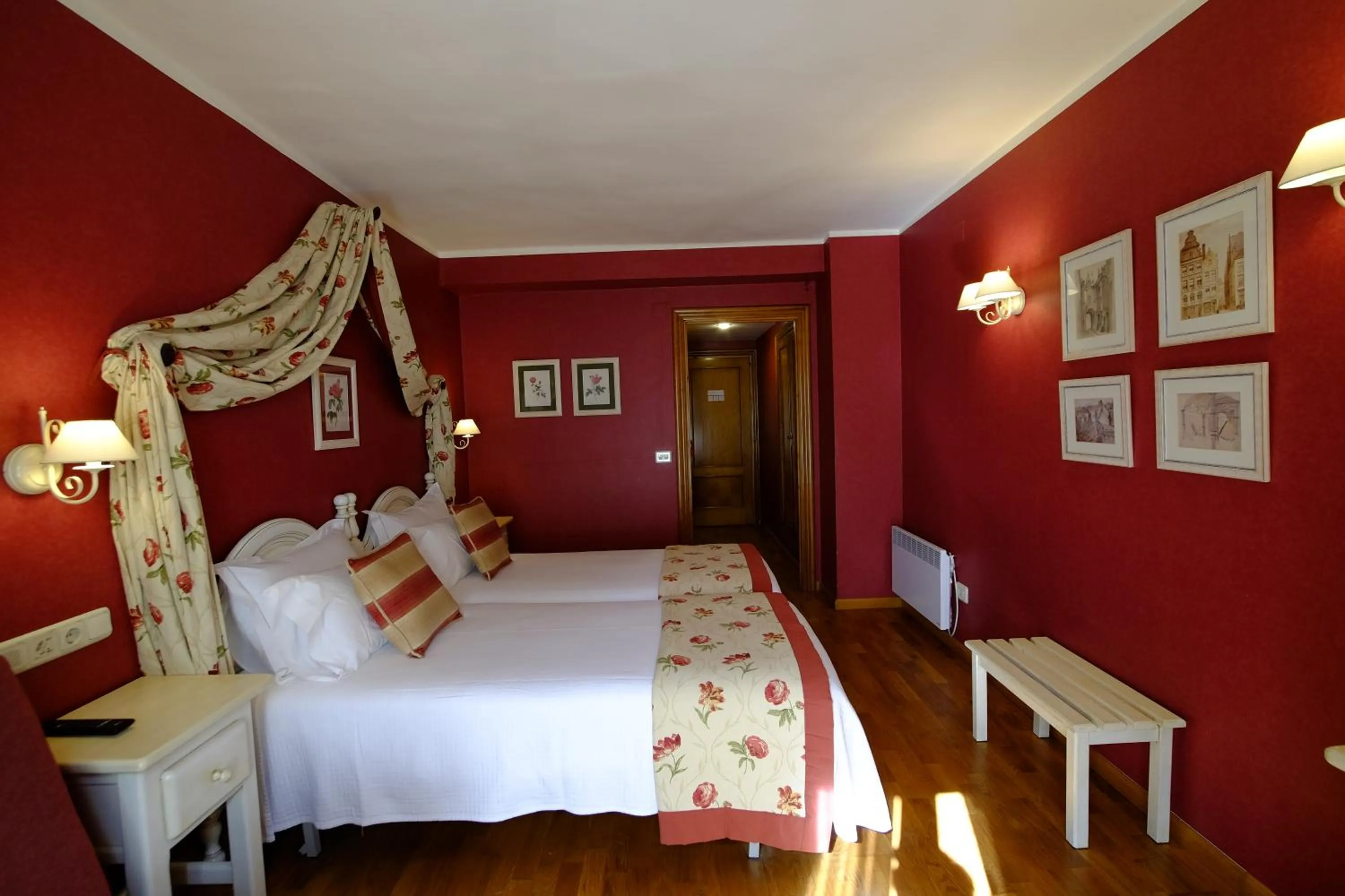 Bedroom in Hotel Pradas Ordesa