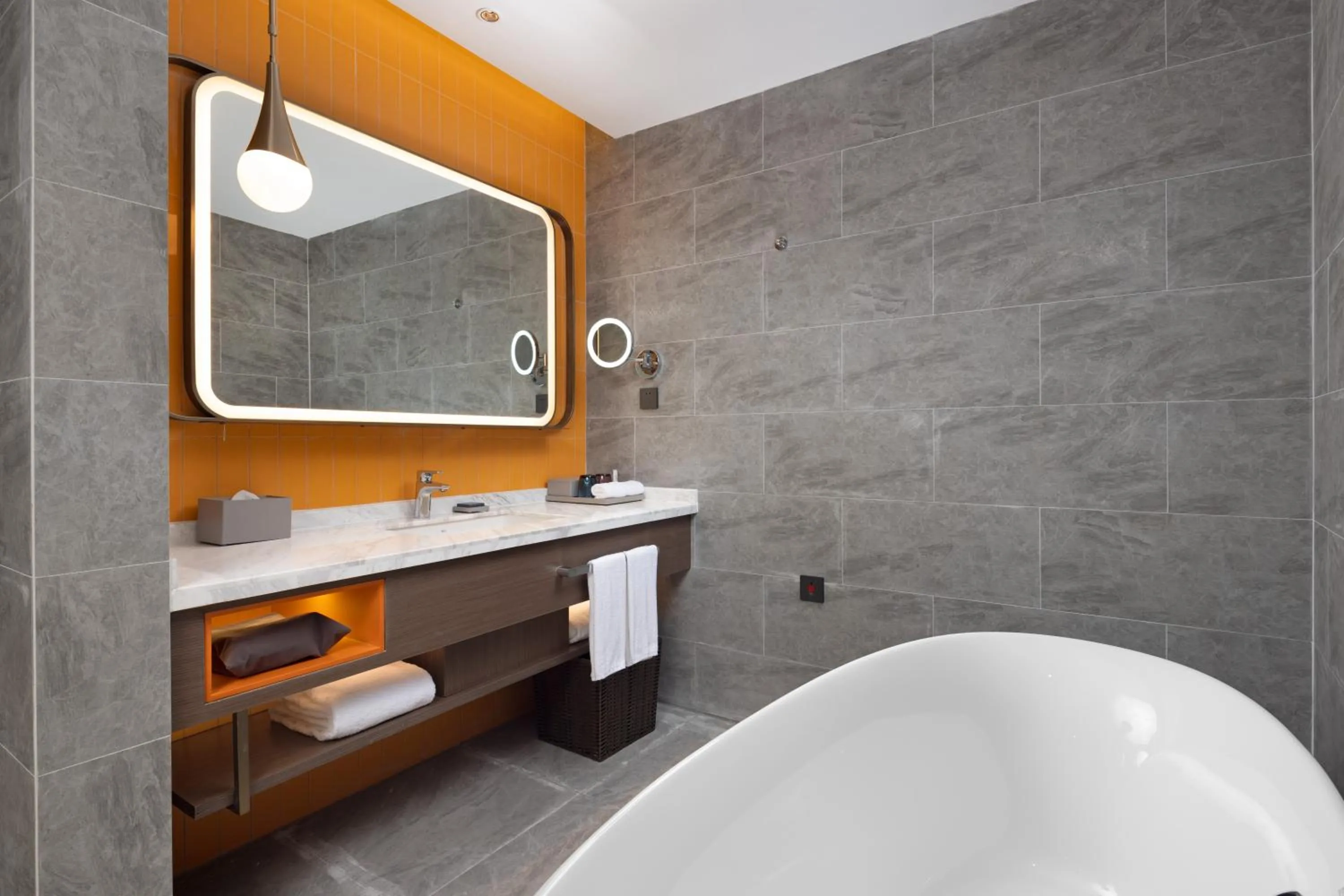 Bath in Home2 Suite by Hilton Hangzhou East Railway Station