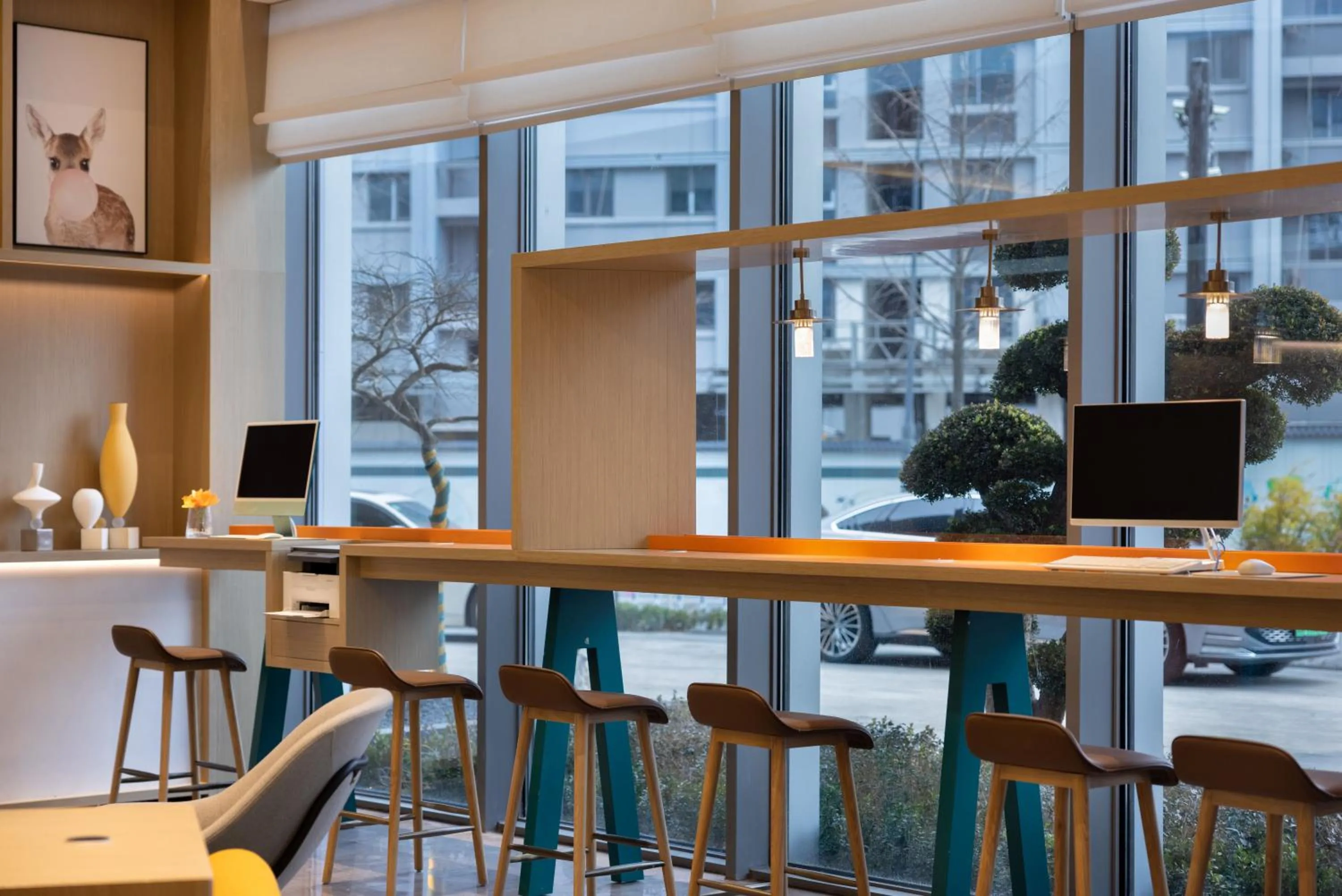 Lobby or reception in Home2 Suite by Hilton Hangzhou East Railway Station