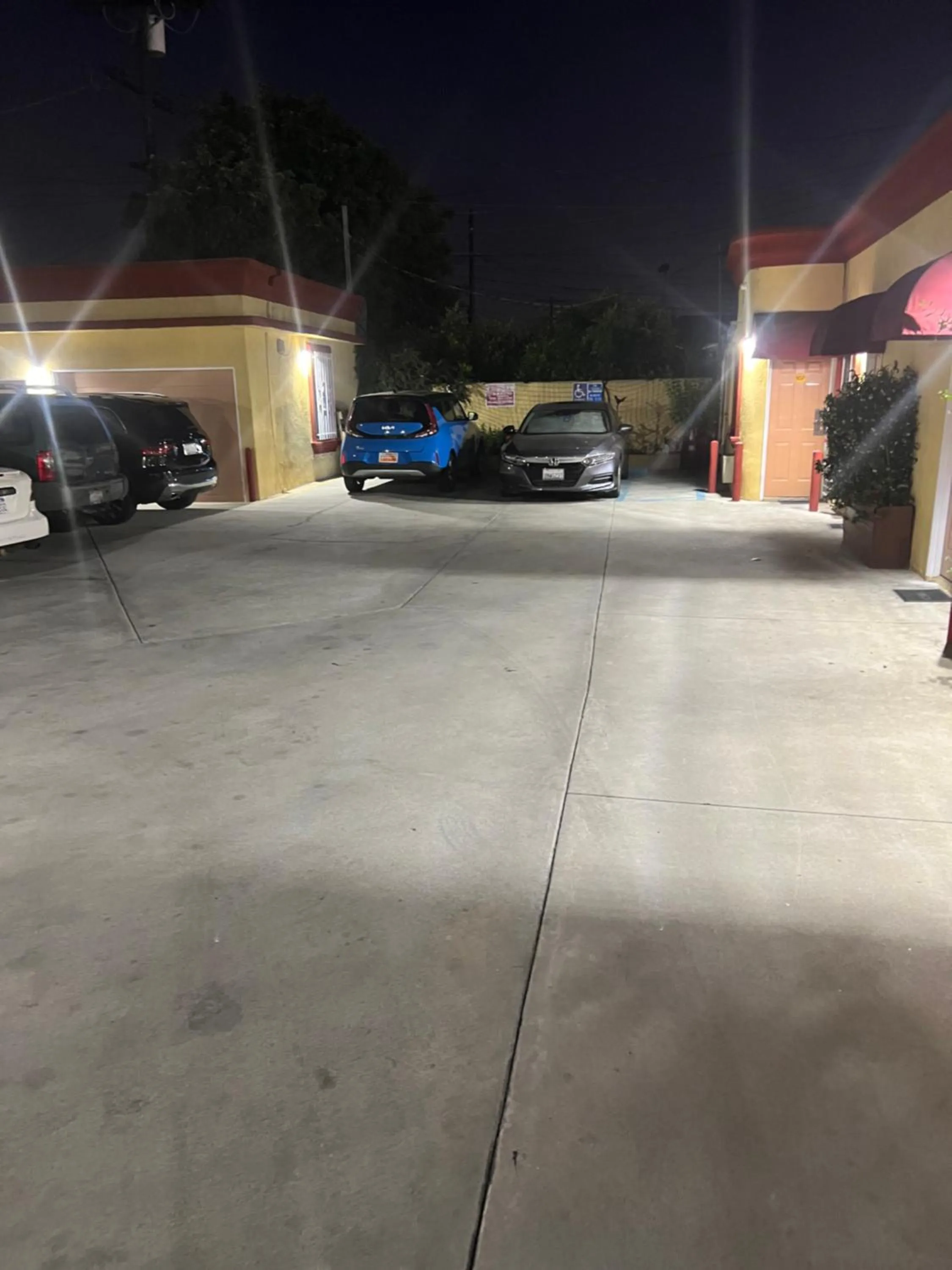 Parking in King Motel