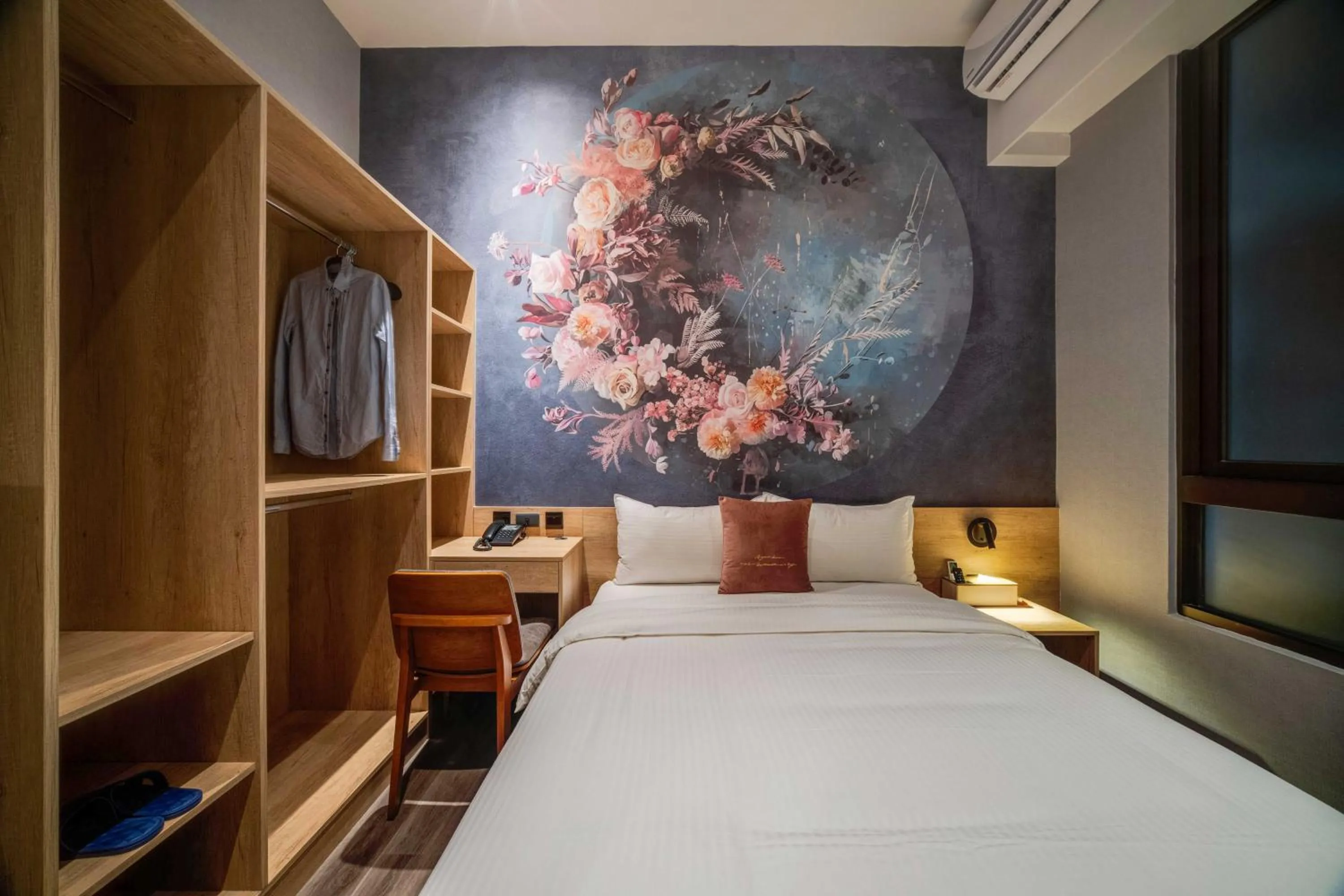 Photo of the whole room, Bed in Fun Stay Inn Chengdu