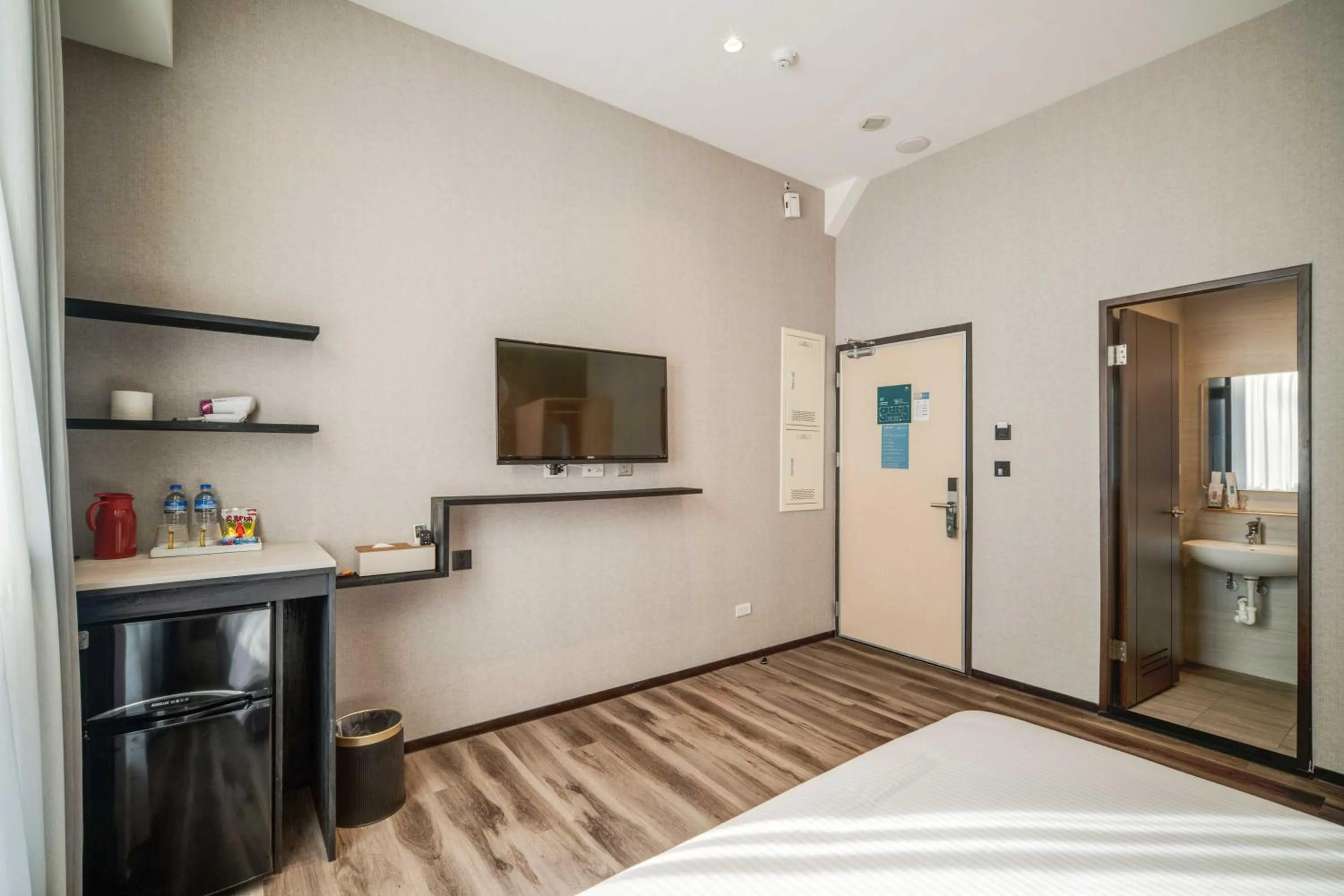 Photo of the whole room, Bed in Fun Stay Inn Chengdu