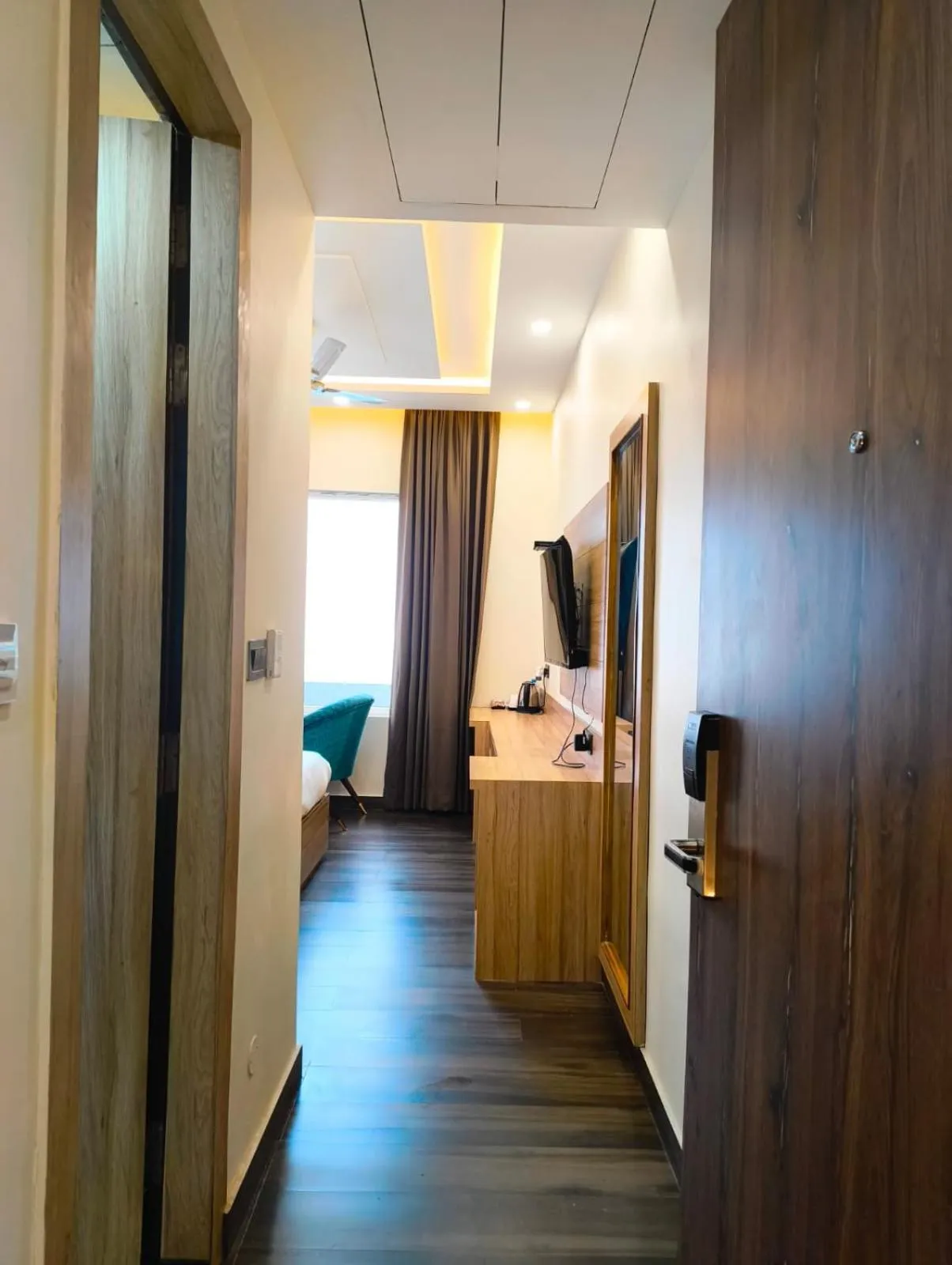 TV and multimedia in Hotel W Grand - A Boutique Hotel