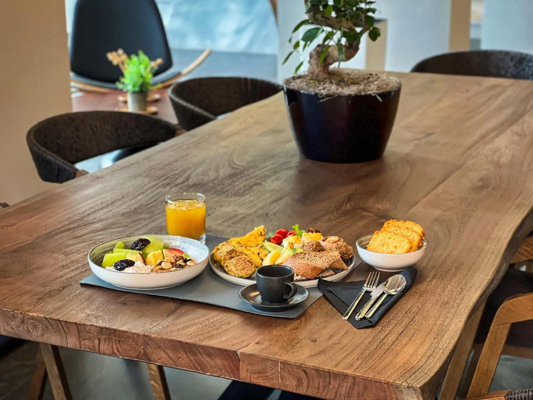 Restaurant/places to eat in Wellnest Hotel