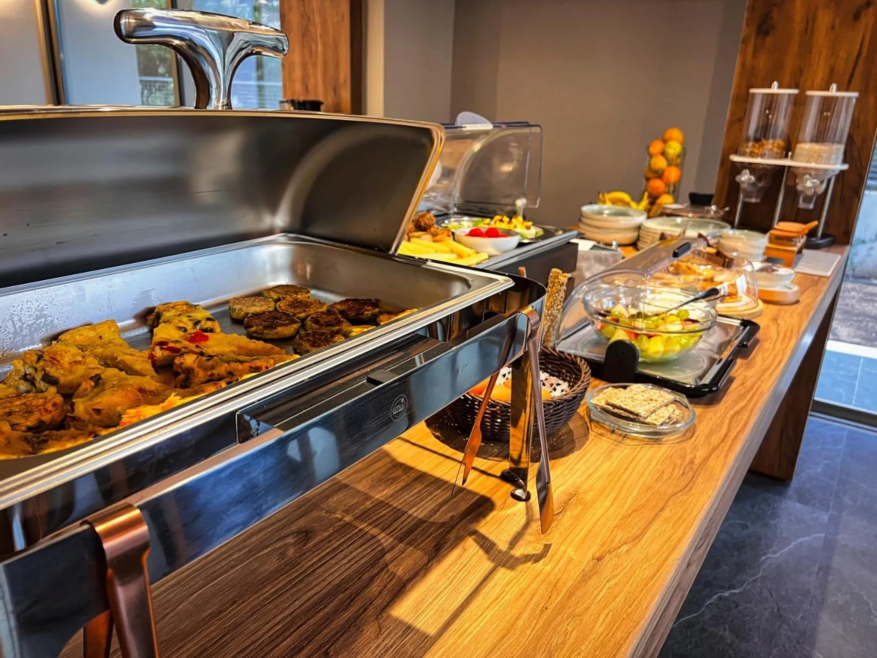 Food and drinks in Wellnest Hotel