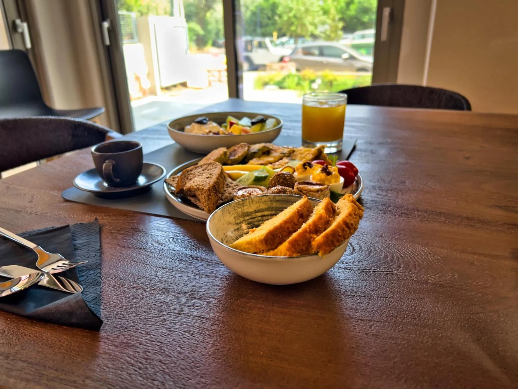 Food and drinks in Wellnest Hotel