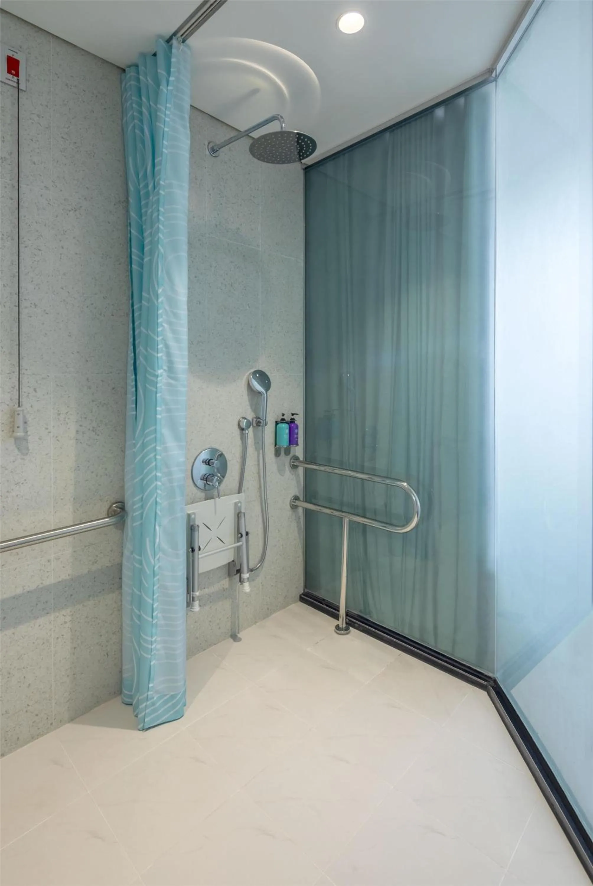 Bathroom in Tru by Hilton Da Nang City Centre