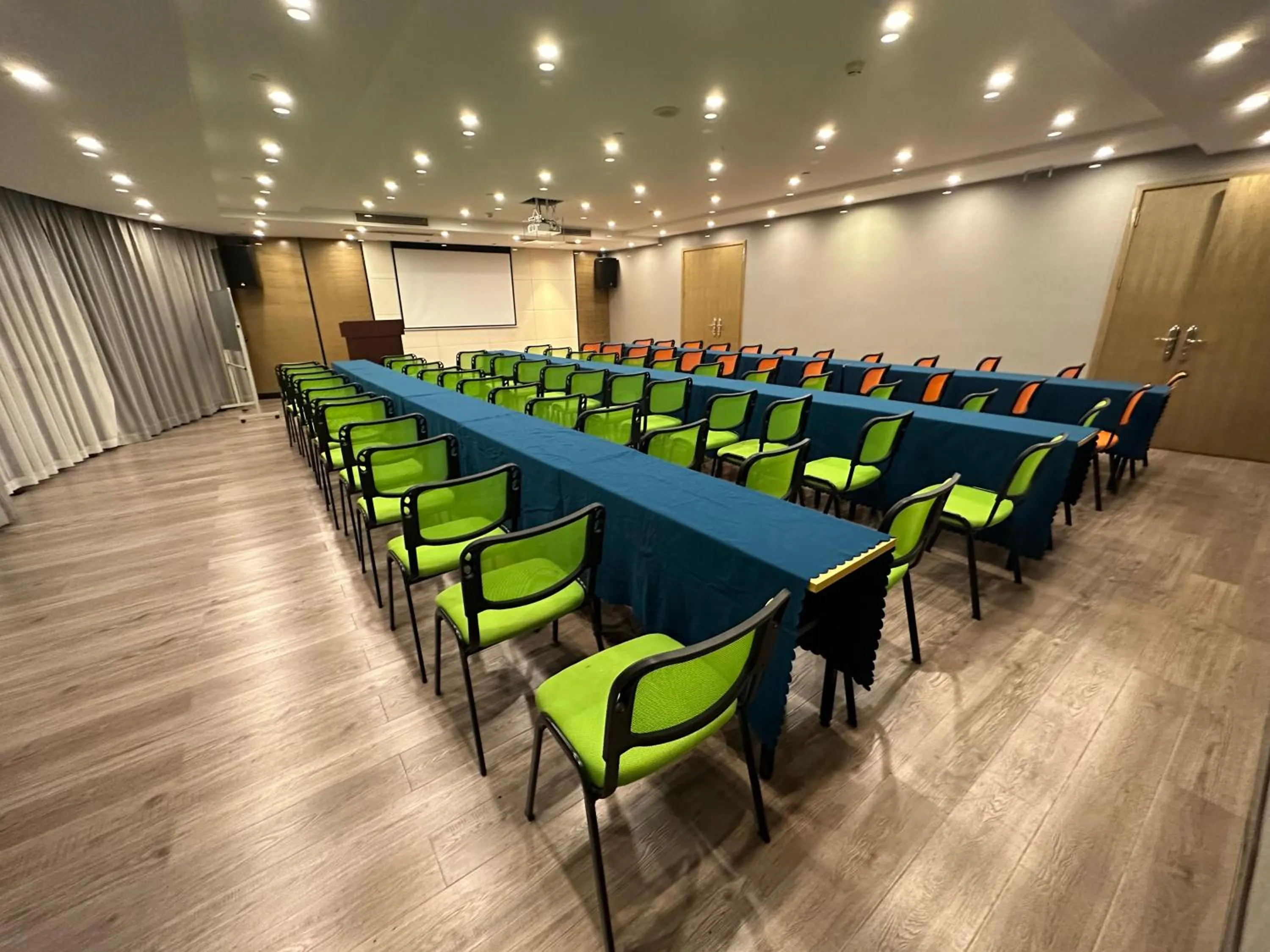Meeting/conference room in Echarm Hotel Qingyuan Shunying Guangbai Branch