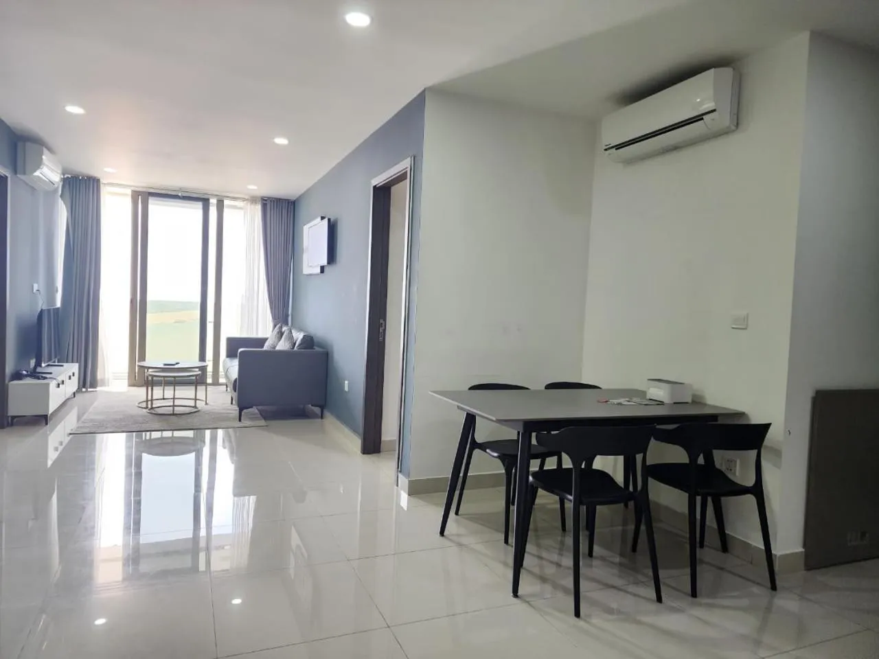 The PeAk Residence, Multi-Apartment by Emma