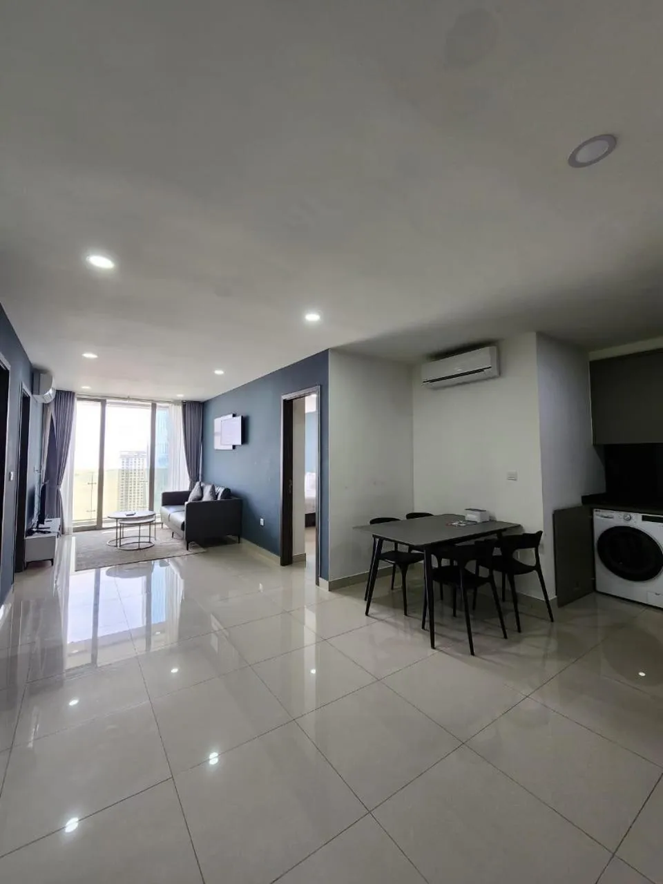 The PeAk Residence, Multi-Apartment by Emma