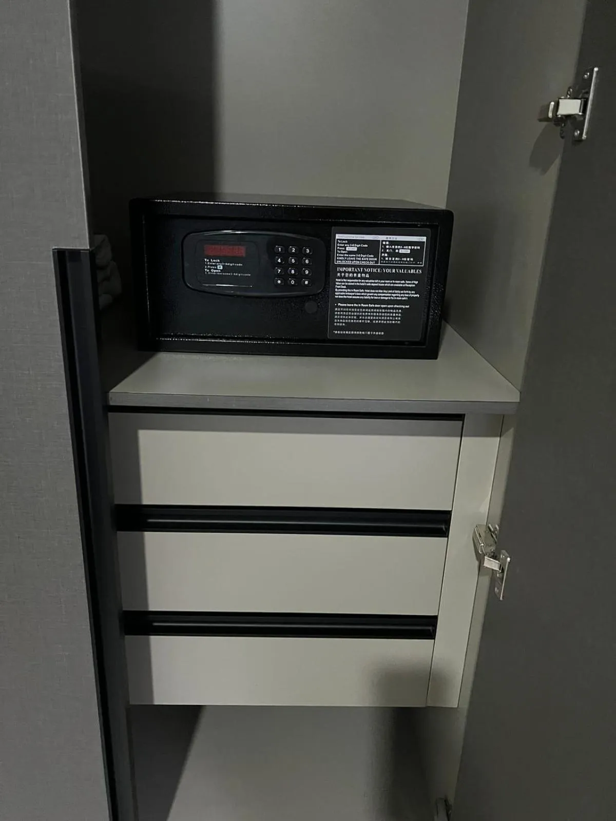 The PeAk Residence, Multi-Apartment by Emma