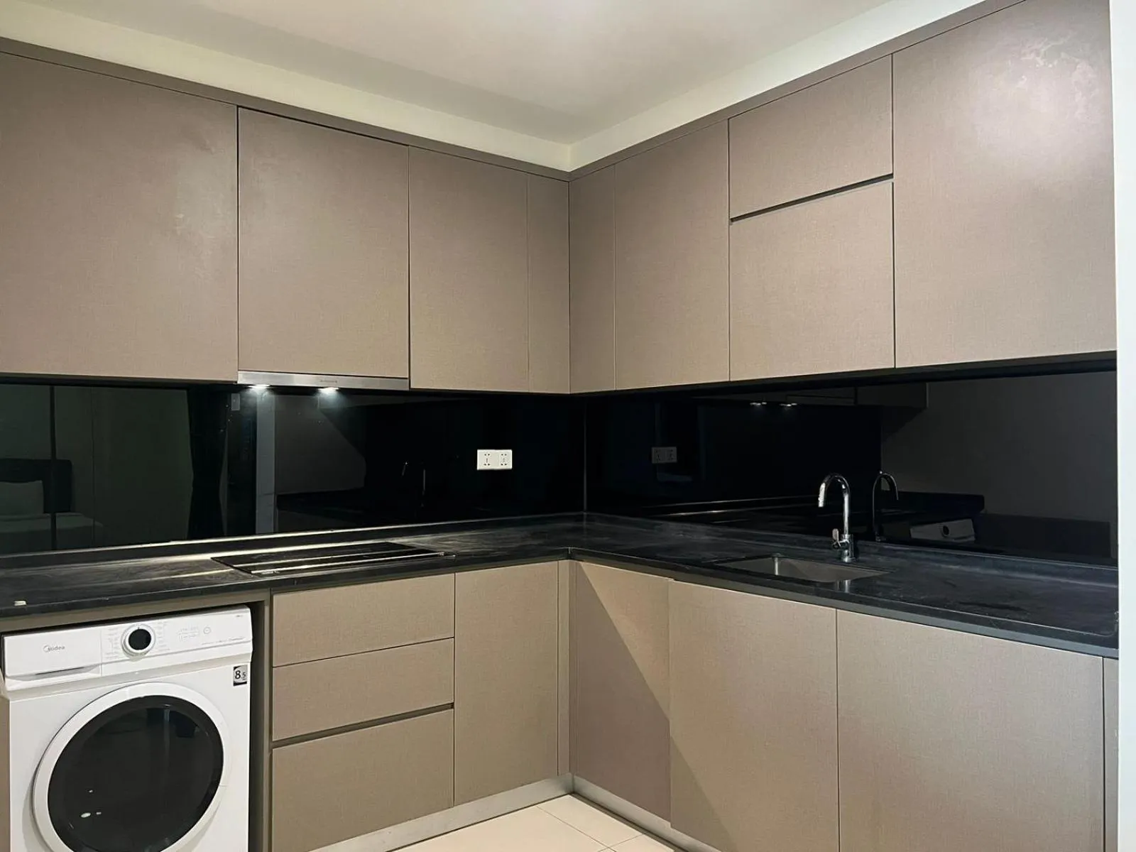 The PeAk Residence, Multi-Apartment by Emma