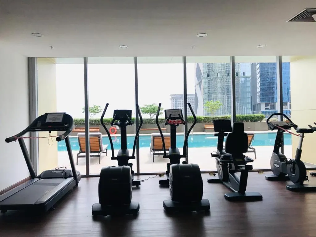 The PeAk Residence, Multi-Apartment by Emma