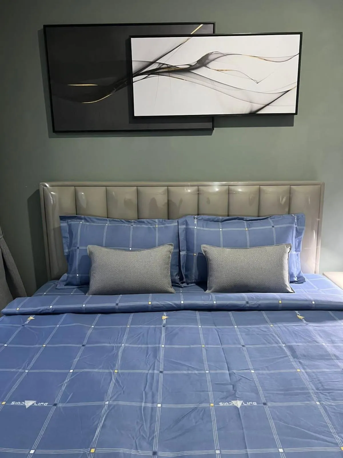 Bed in The PeAk Residence, Multi-Apartment by Emma