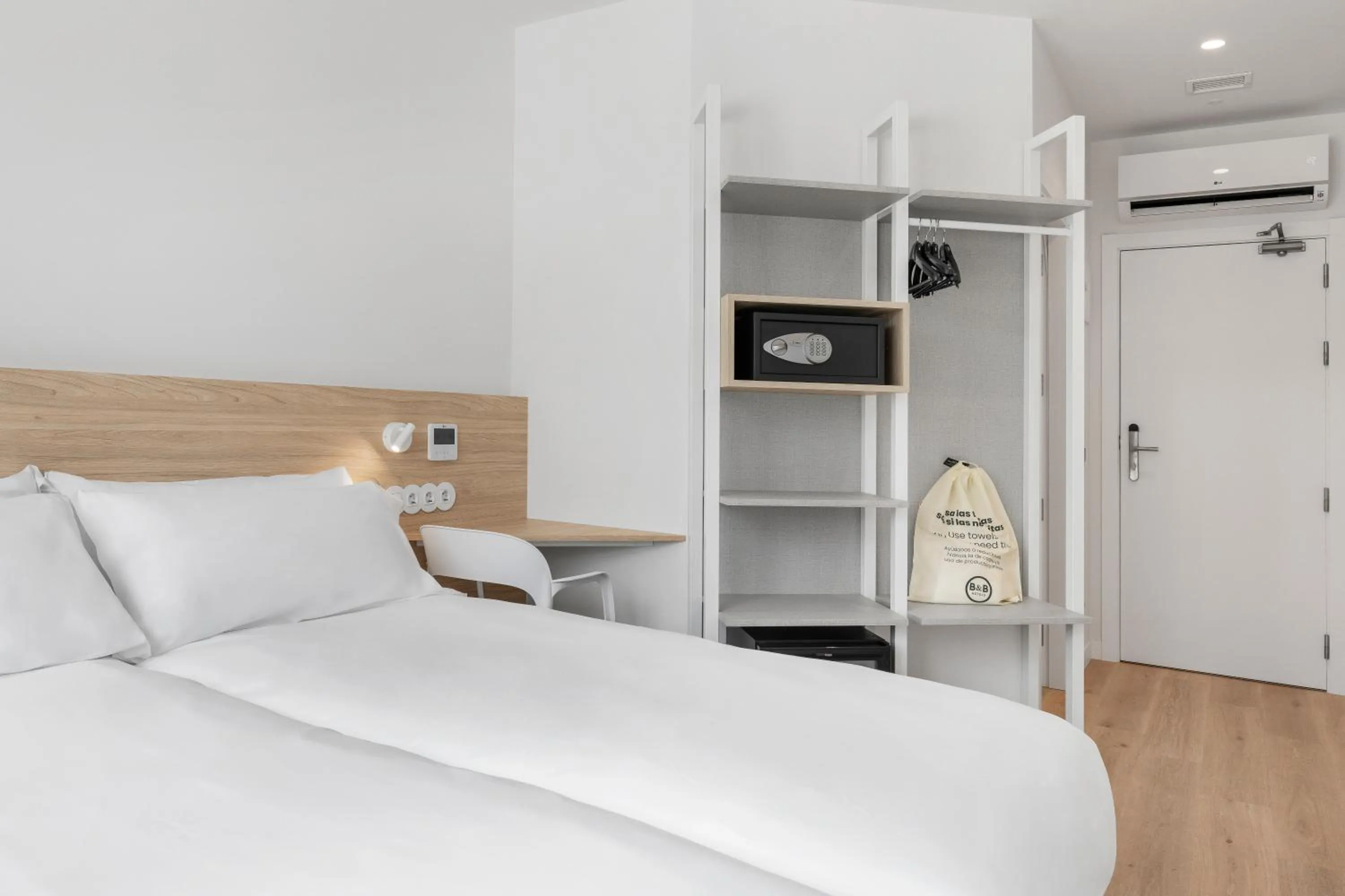 Bed in B&B HOTEL Benidorm Finestrat