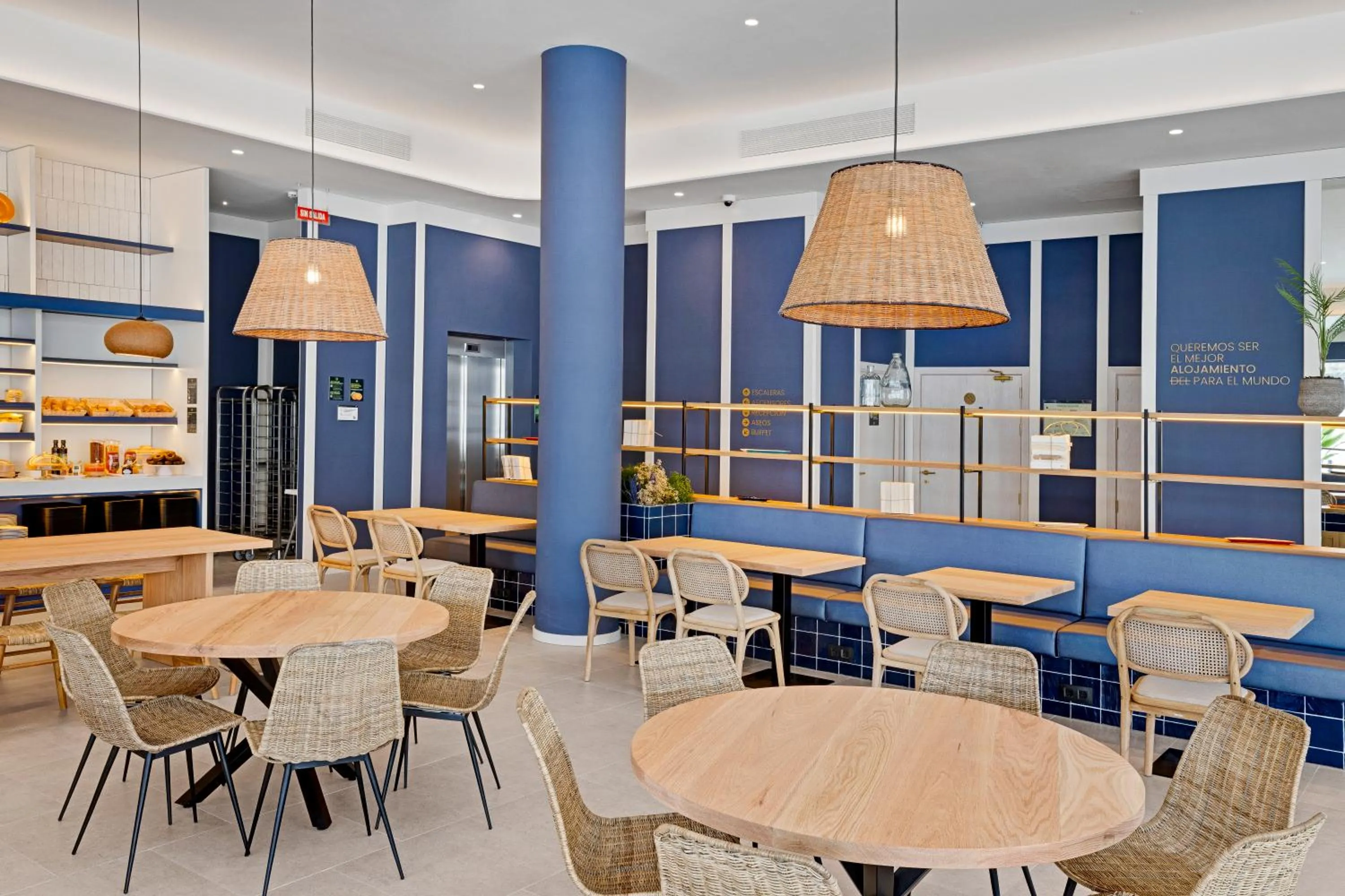 Restaurant/places to eat in B&B HOTEL Benidorm Finestrat