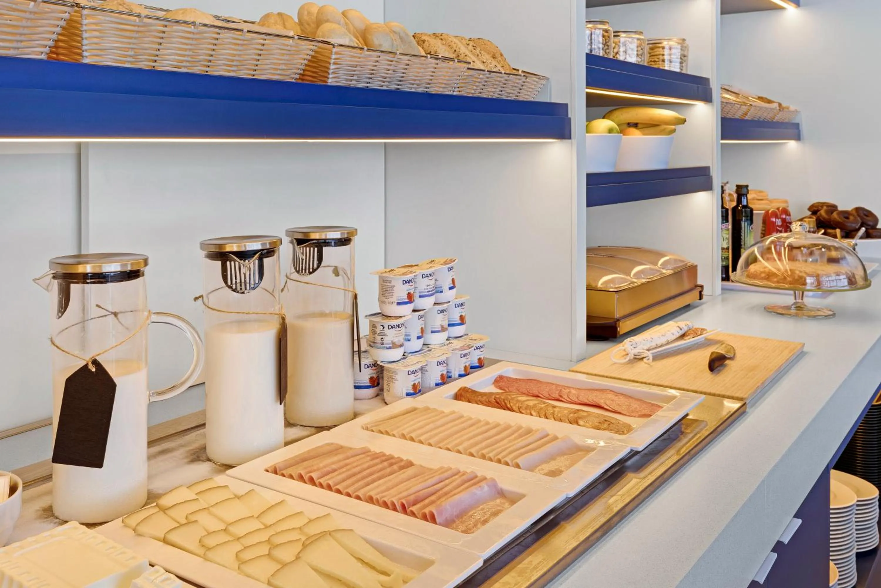 Food and drinks in B&B HOTEL Benidorm Finestrat