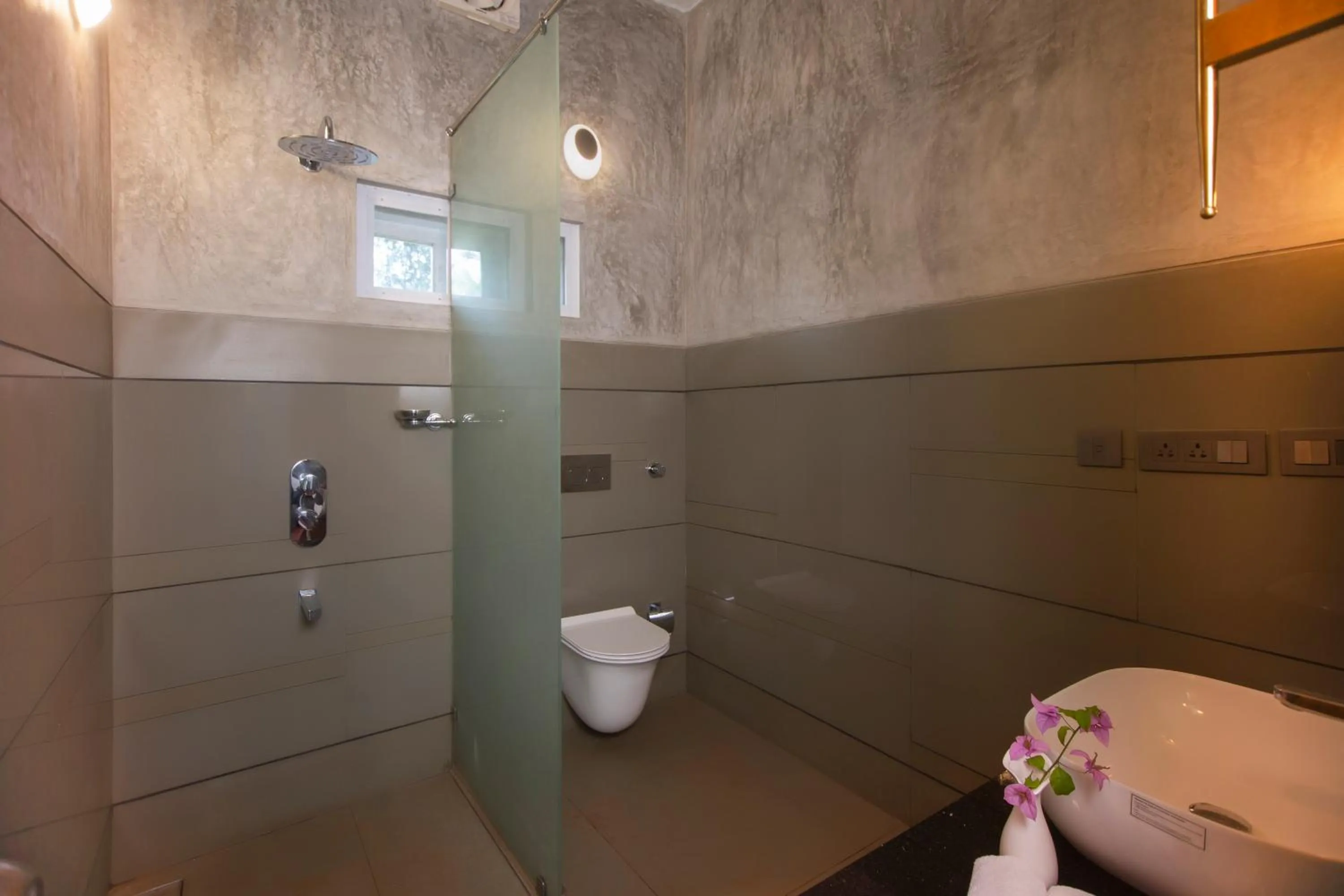 Shower in Kairali - The Ayurvedic Healing Village