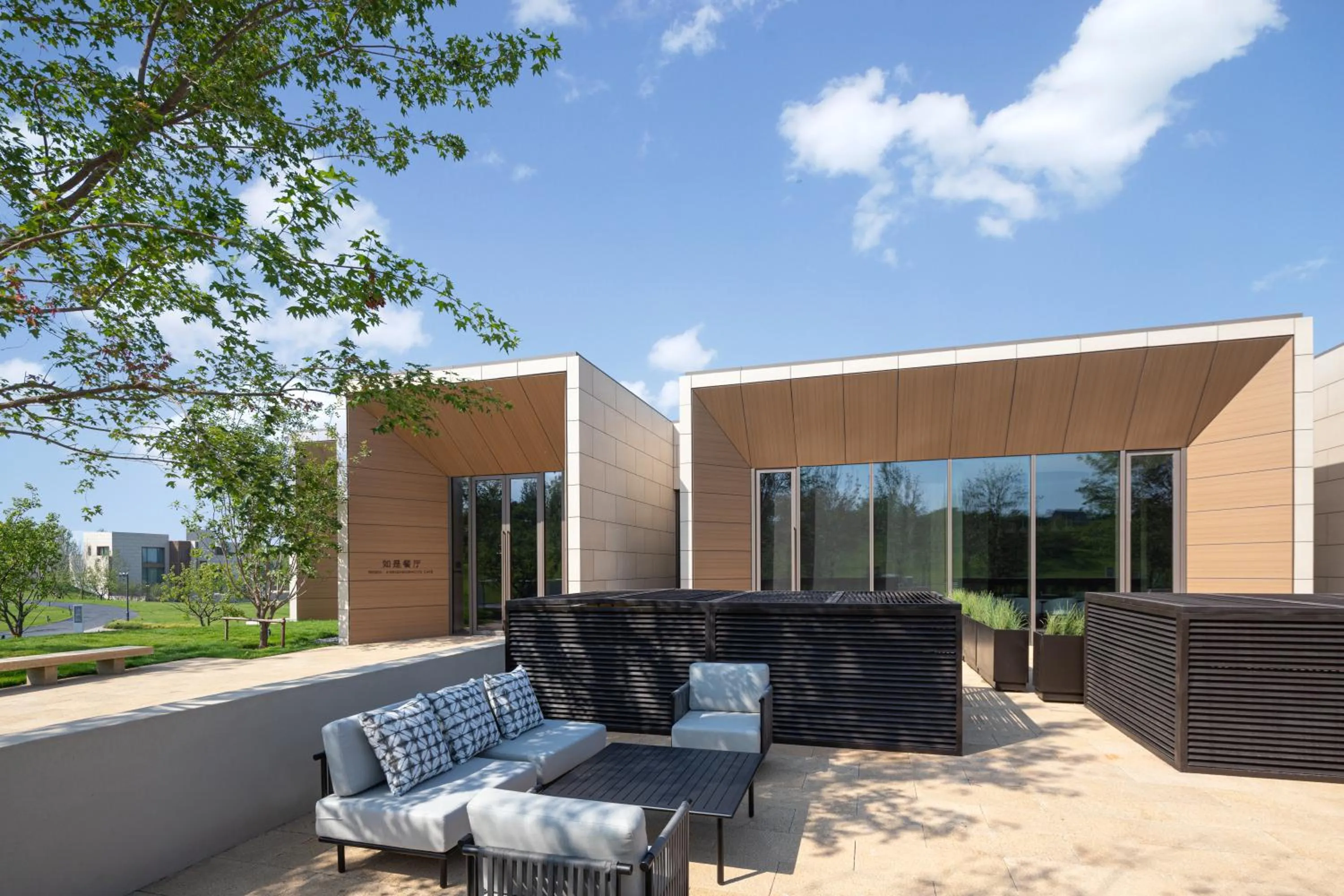 Restaurant/places to eat in Hotel Indigo Beidaihe