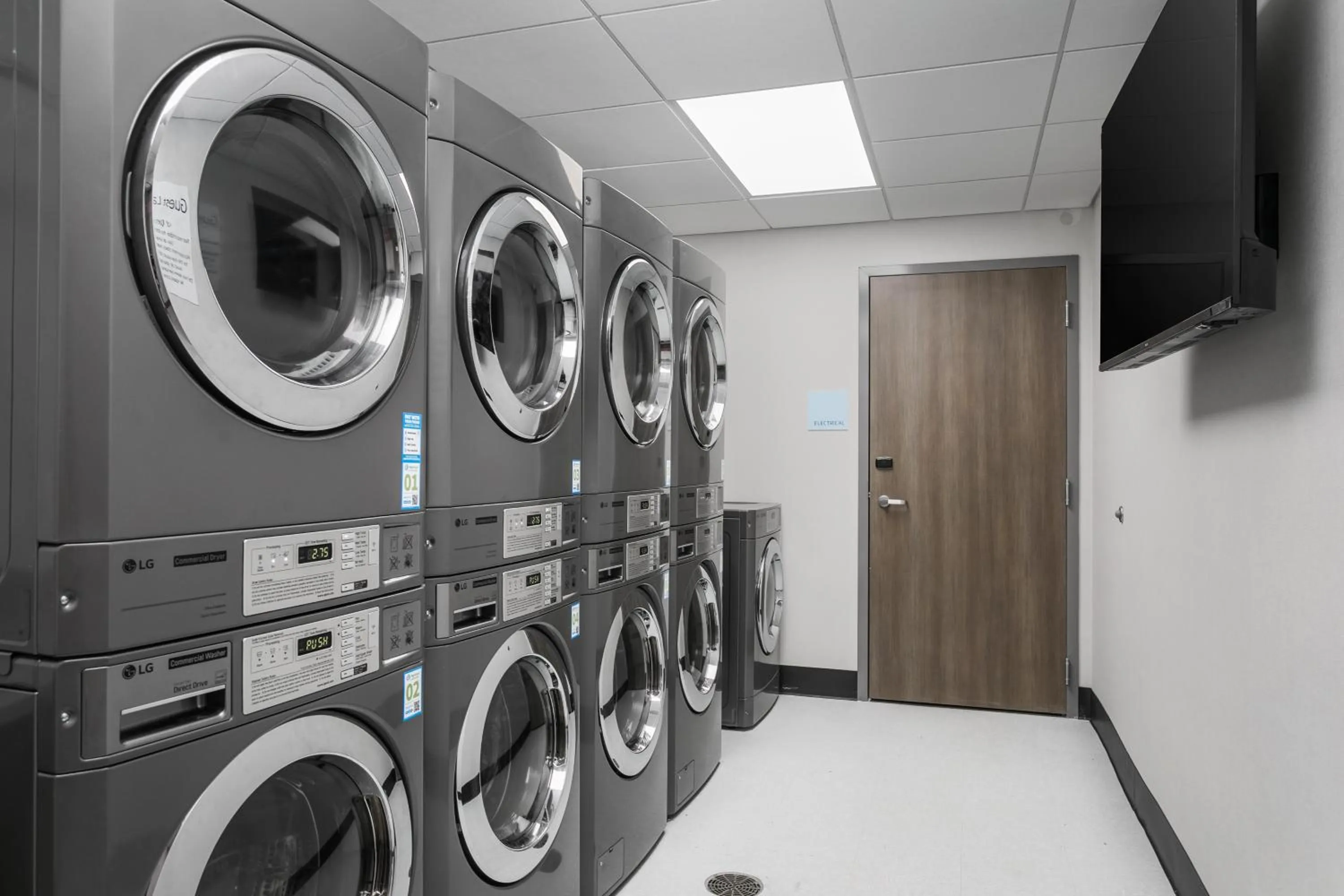 laundry in Candlewood Suites Chattanooga Hamilton Place by IHG