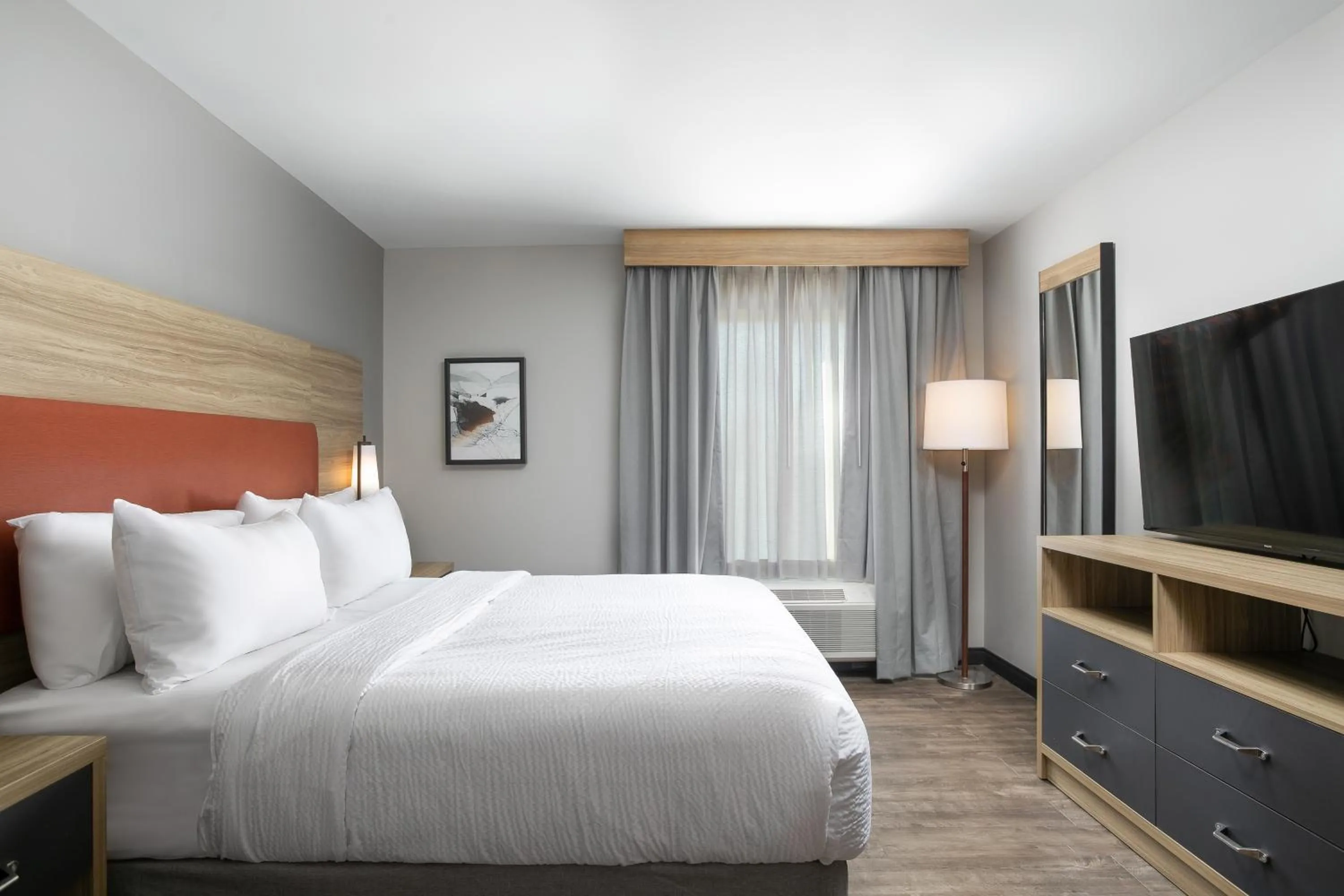 Bed in Candlewood Suites Chattanooga Hamilton Place by IHG