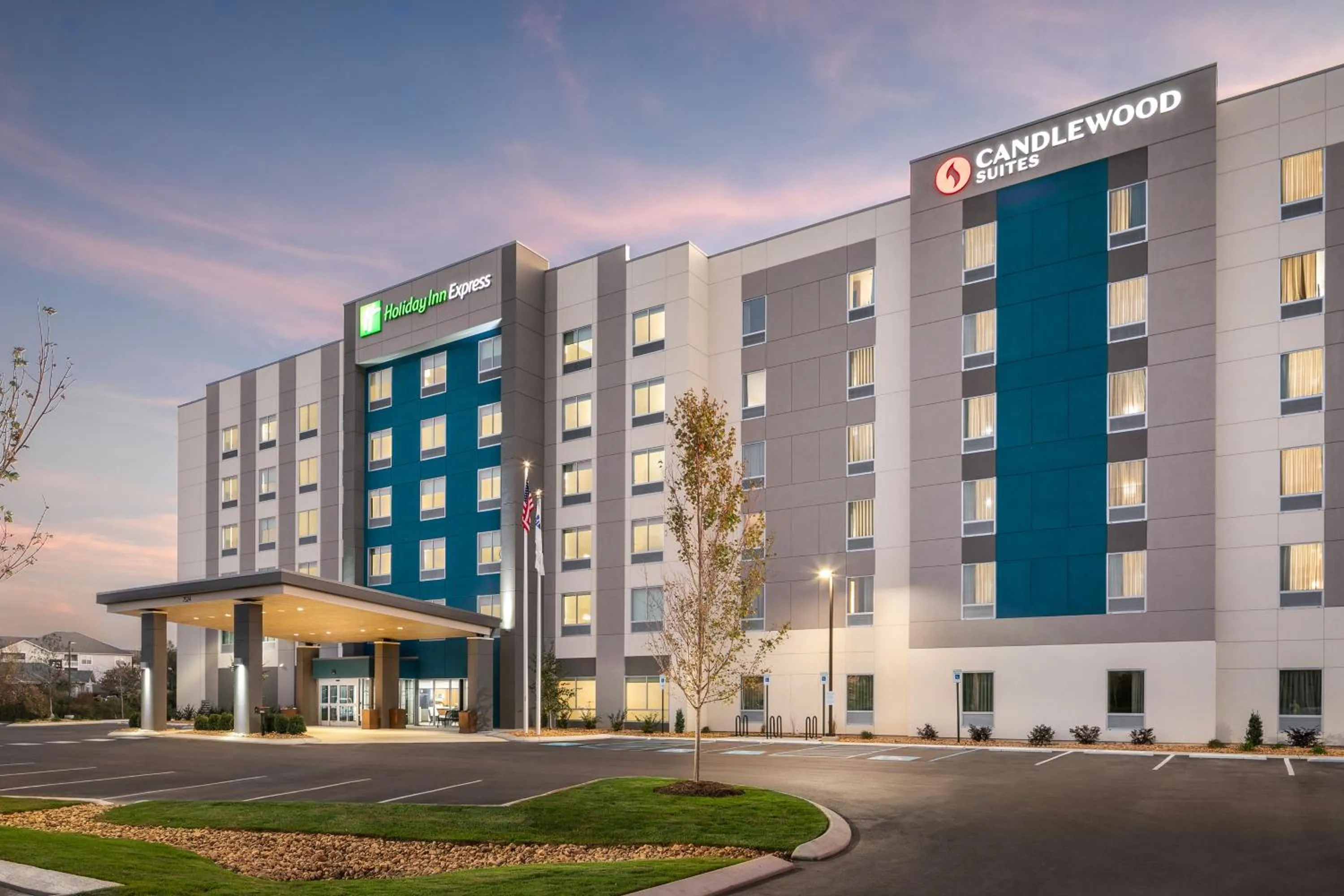 Property building in Holiday Inn Express Chattanooga - Hamilton Place
