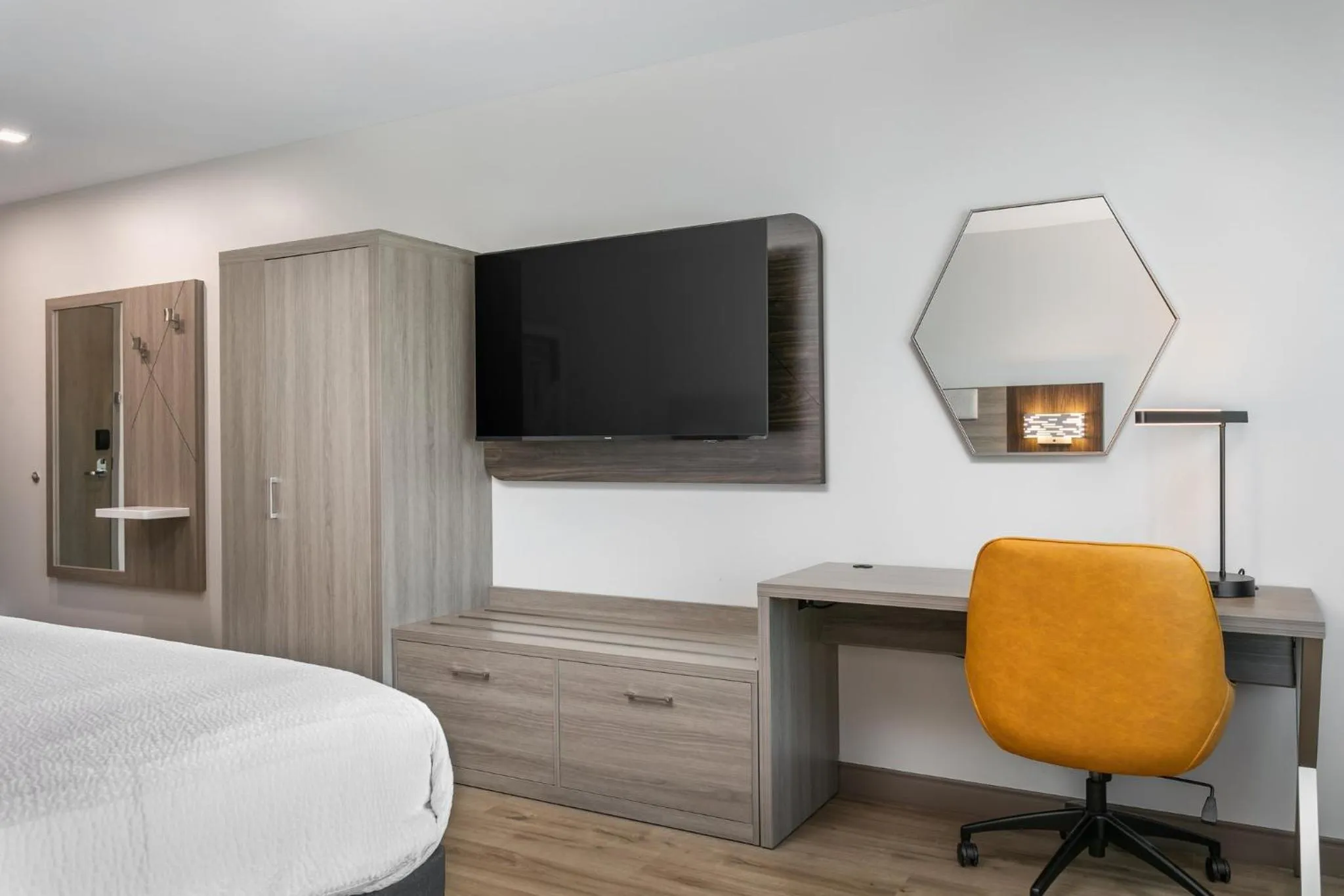 Photo of the whole room, Bed in Holiday Inn Express Chattanooga - Hamilton Place