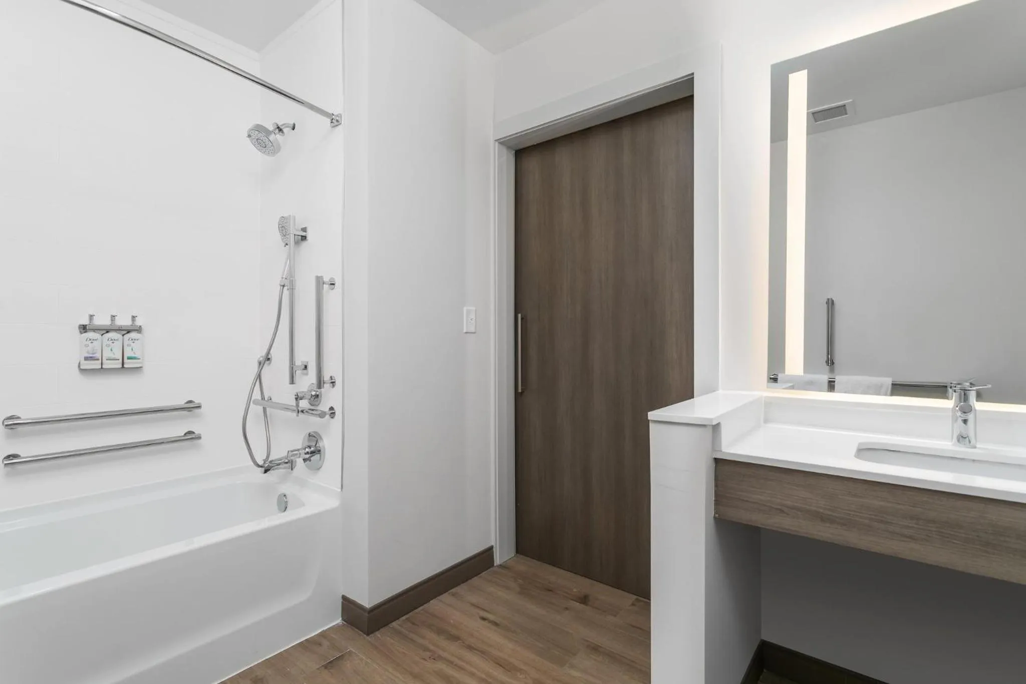 Bathroom in Holiday Inn Express Chattanooga - Hamilton Place