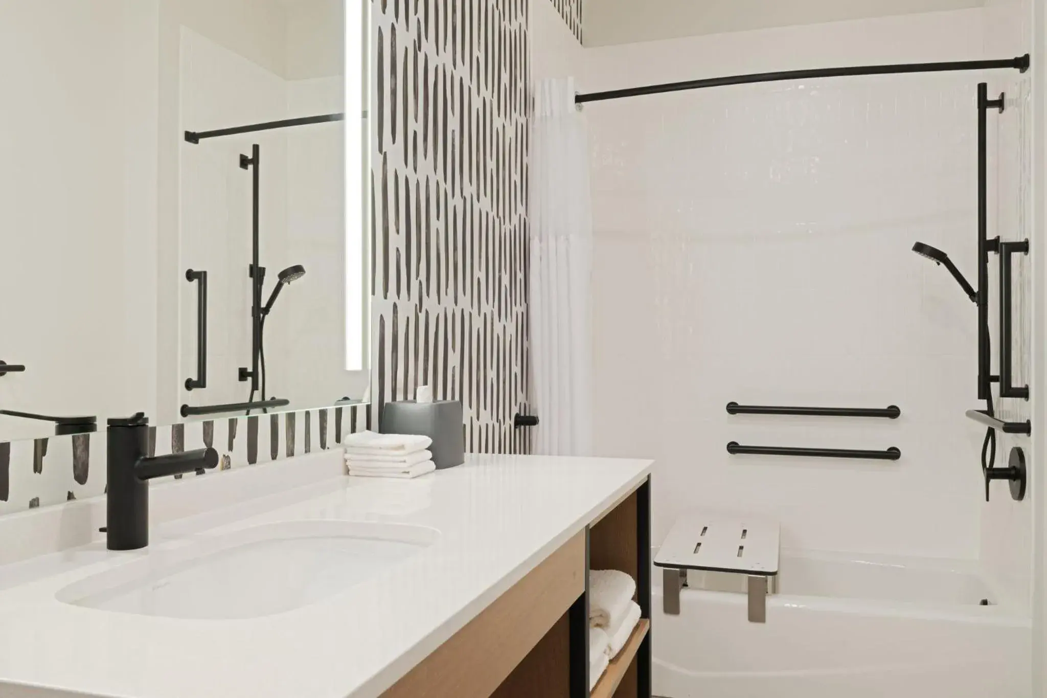 Queen Studio - Disability Access in Atwell Suites Kansas City Airport by IHG Queen Studio - Disability Access in Atwell Suites Kansas City Airport by IHG