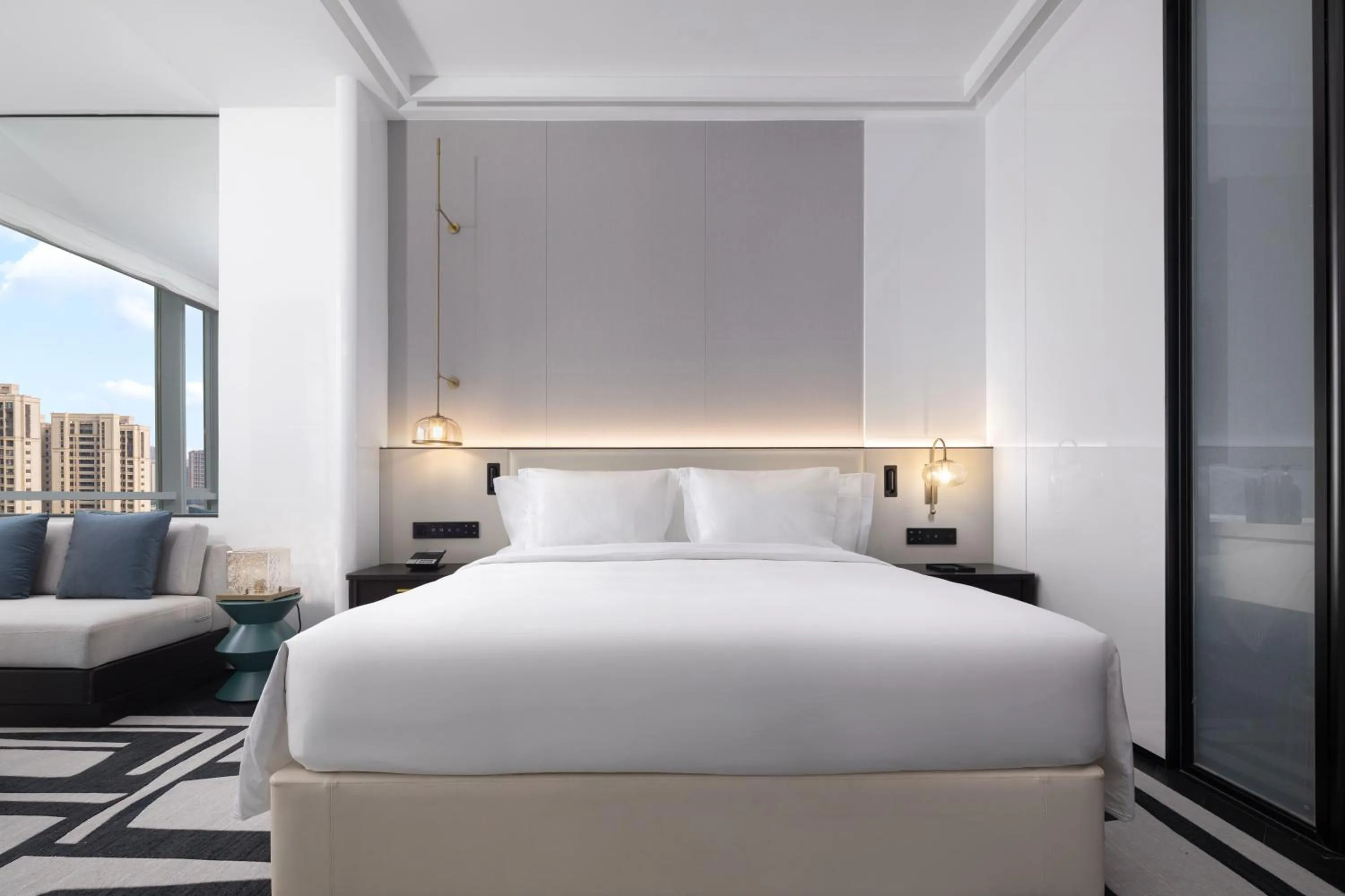 Bed in Crowne Plaza Suzhou East Taihu by IHG